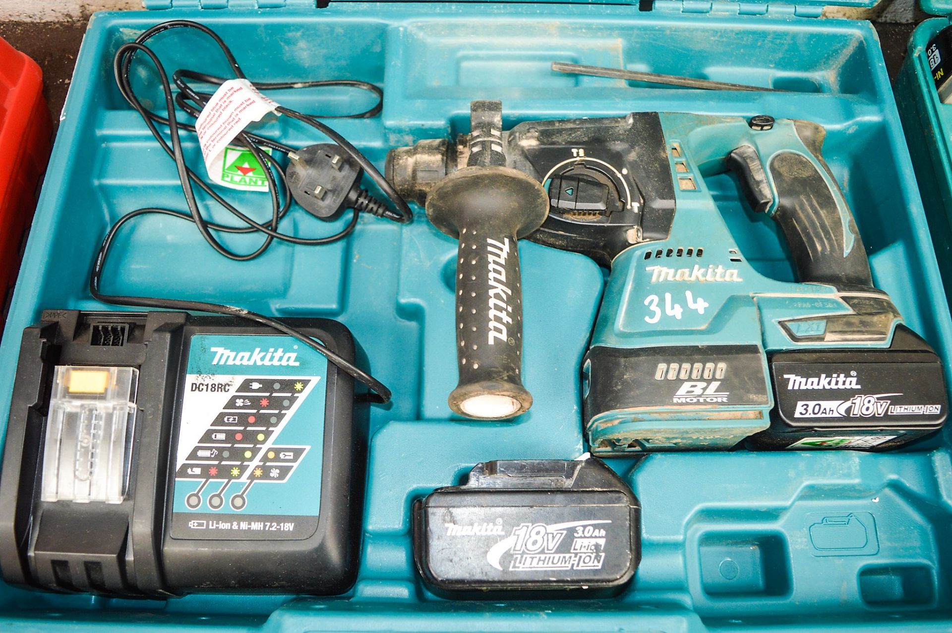 Makita 18v SDS cordless rotary hammer drill c/w charger, 2 batteries & carry case A725360