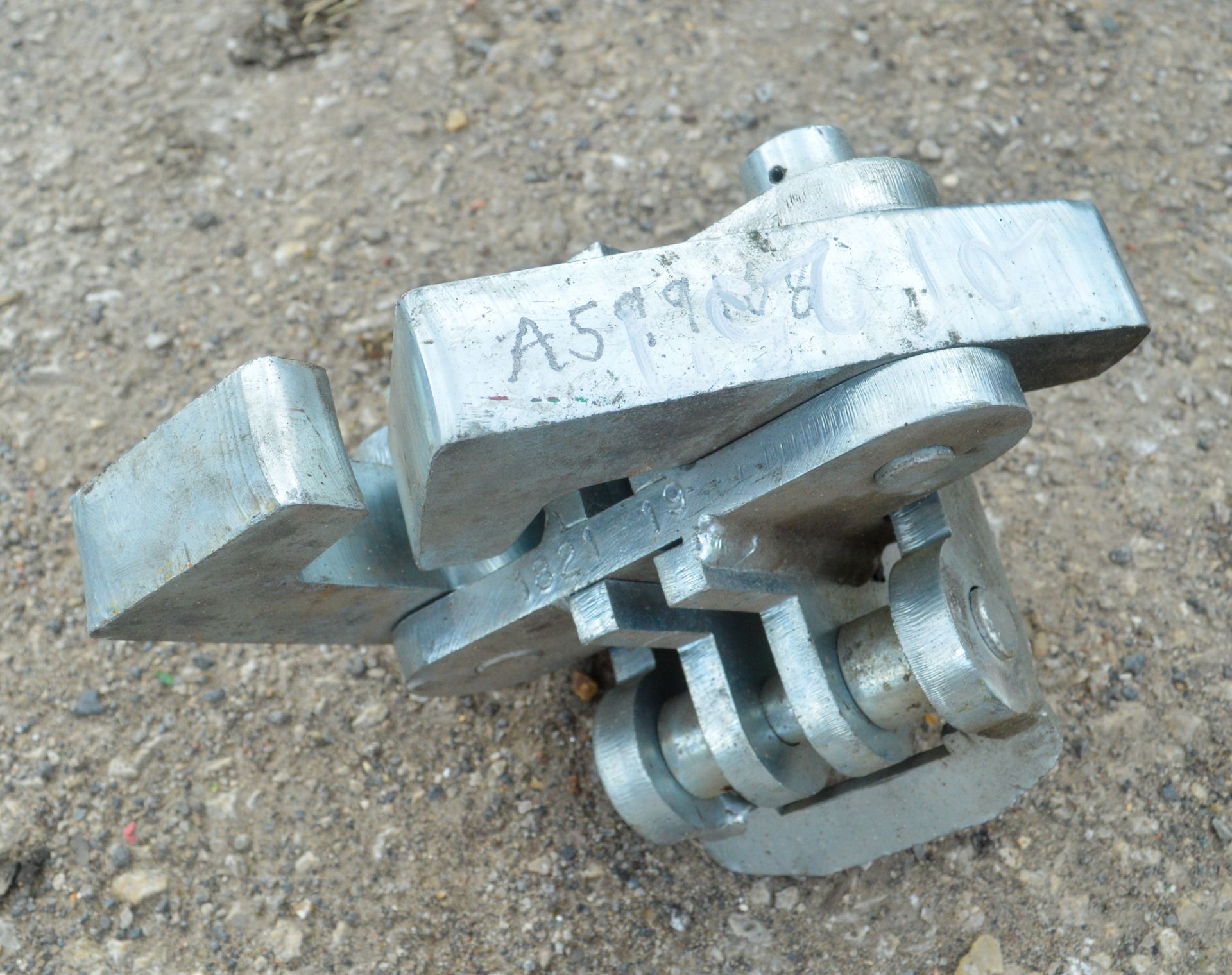 Rail lifting clamp A599168