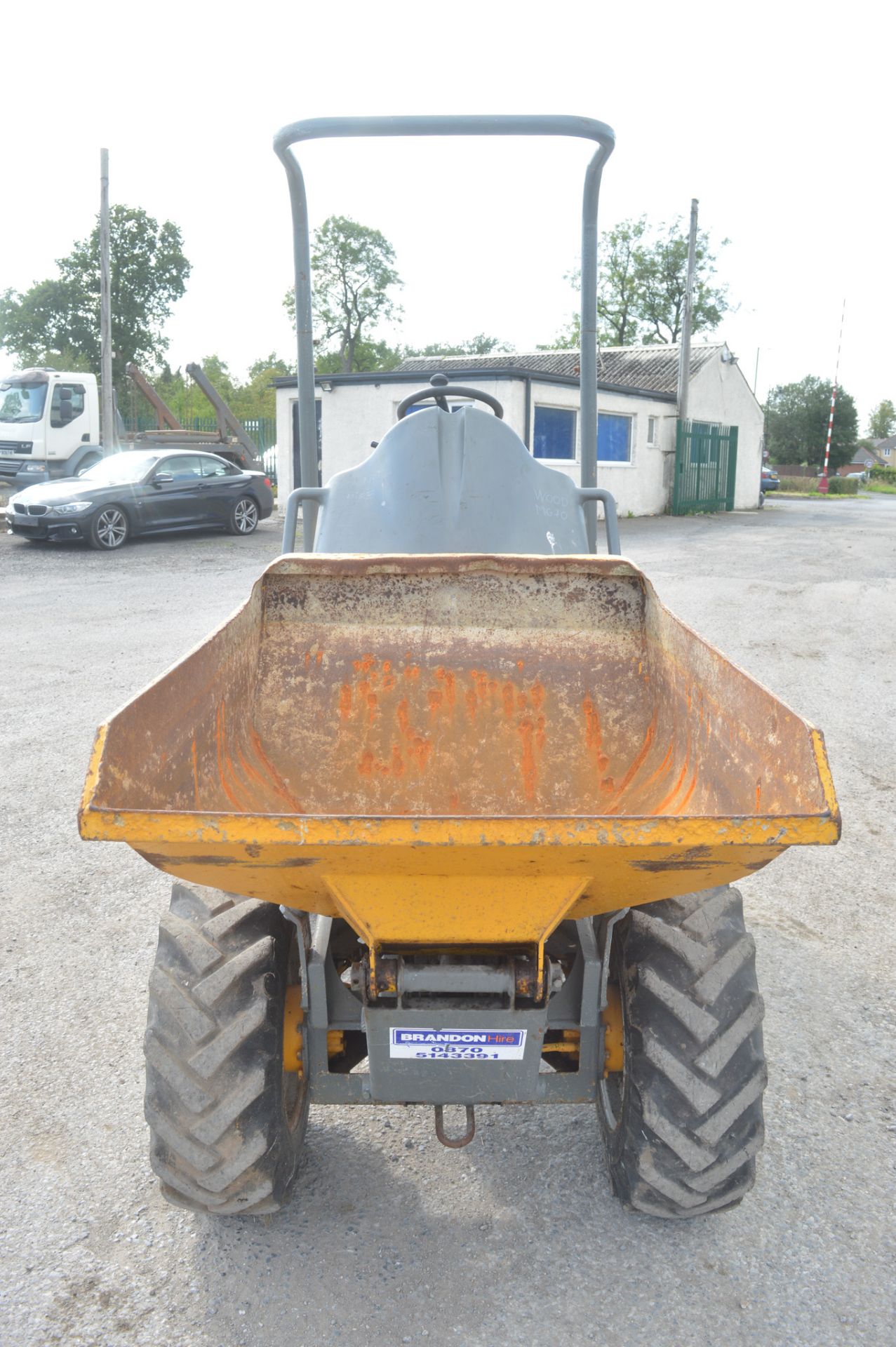 Neuson 850kg straight skip dumper  Year: 2002 S/N: BA000586 Recorded hours: 1932 W00DMG70 - Image 6 of 11