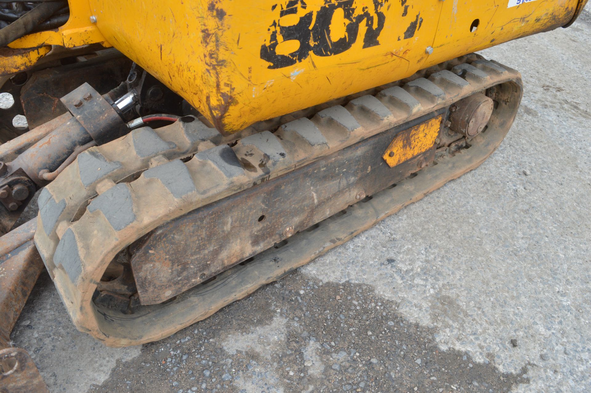 JCB 8015 1.5 tonne rubber tracked mini excavator Year: 2002 S/N: 894651 Recorded hours: n/a c/w - Image 7 of 12