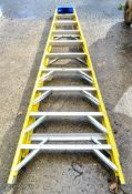 10 tread fibreglass framed step ladder A664921