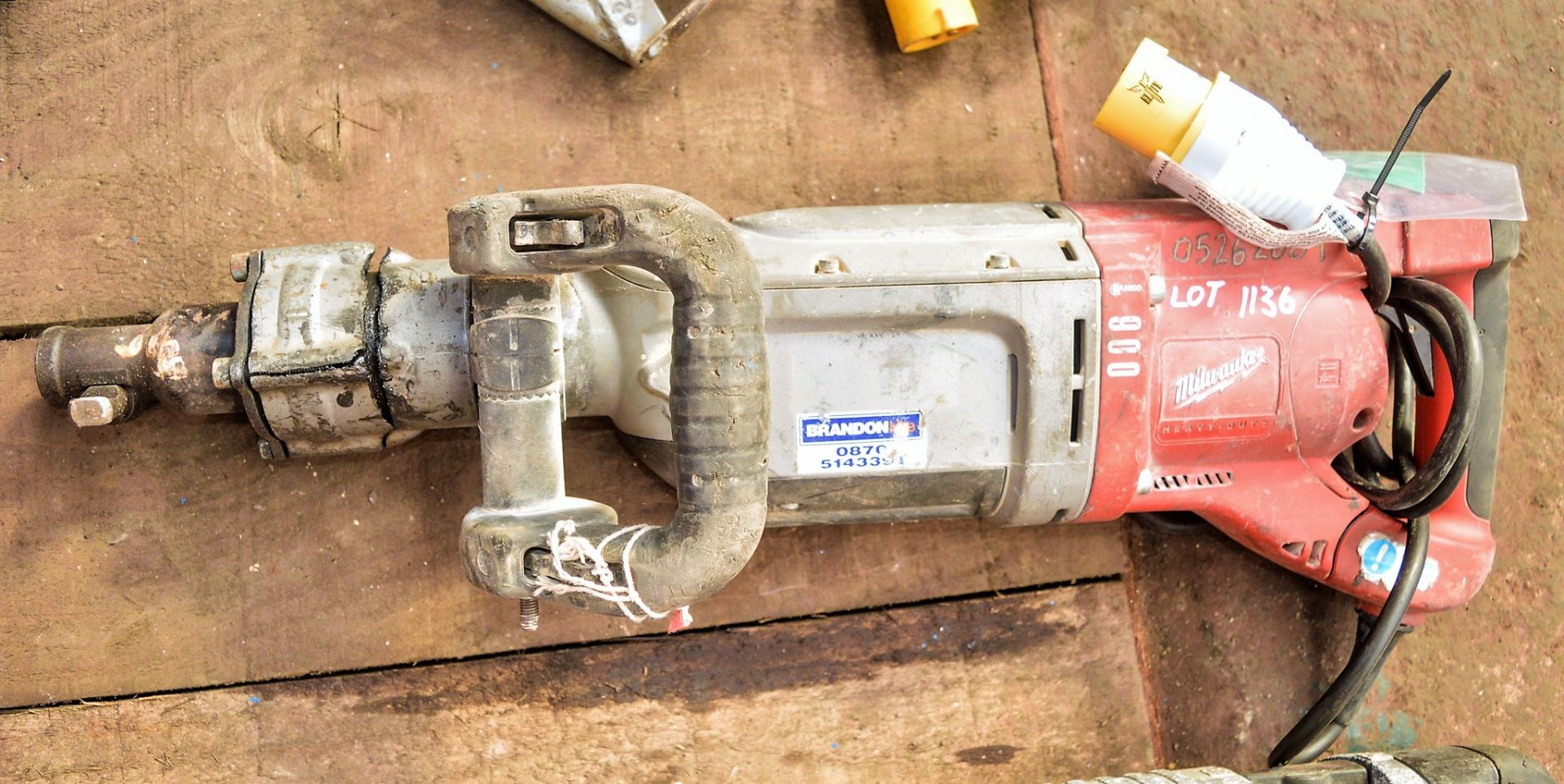 Milwaukee 110v breaker ** Casing cracked ** 0526-2089