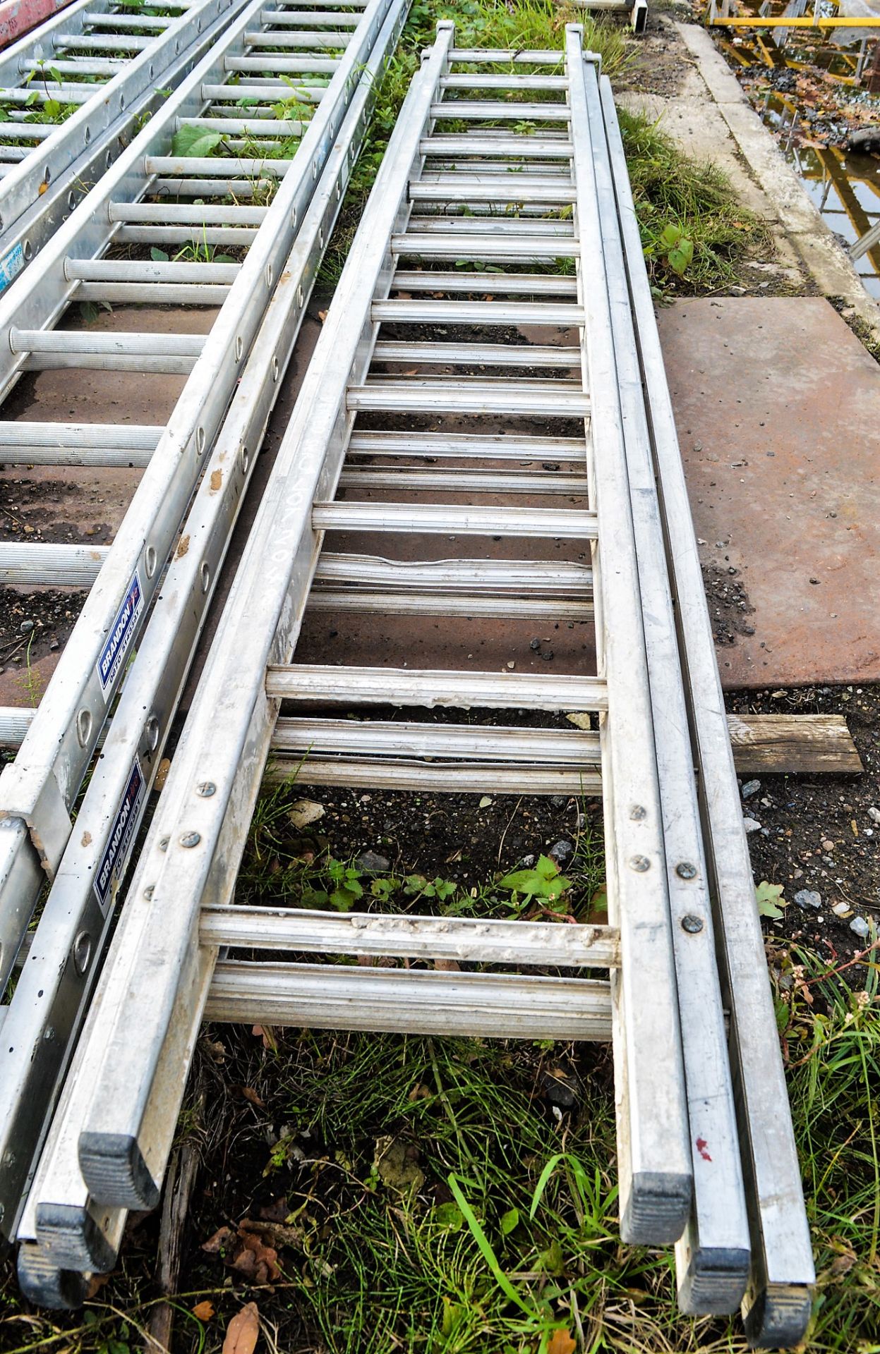 Aluminium triple stage extending ladder 33570212