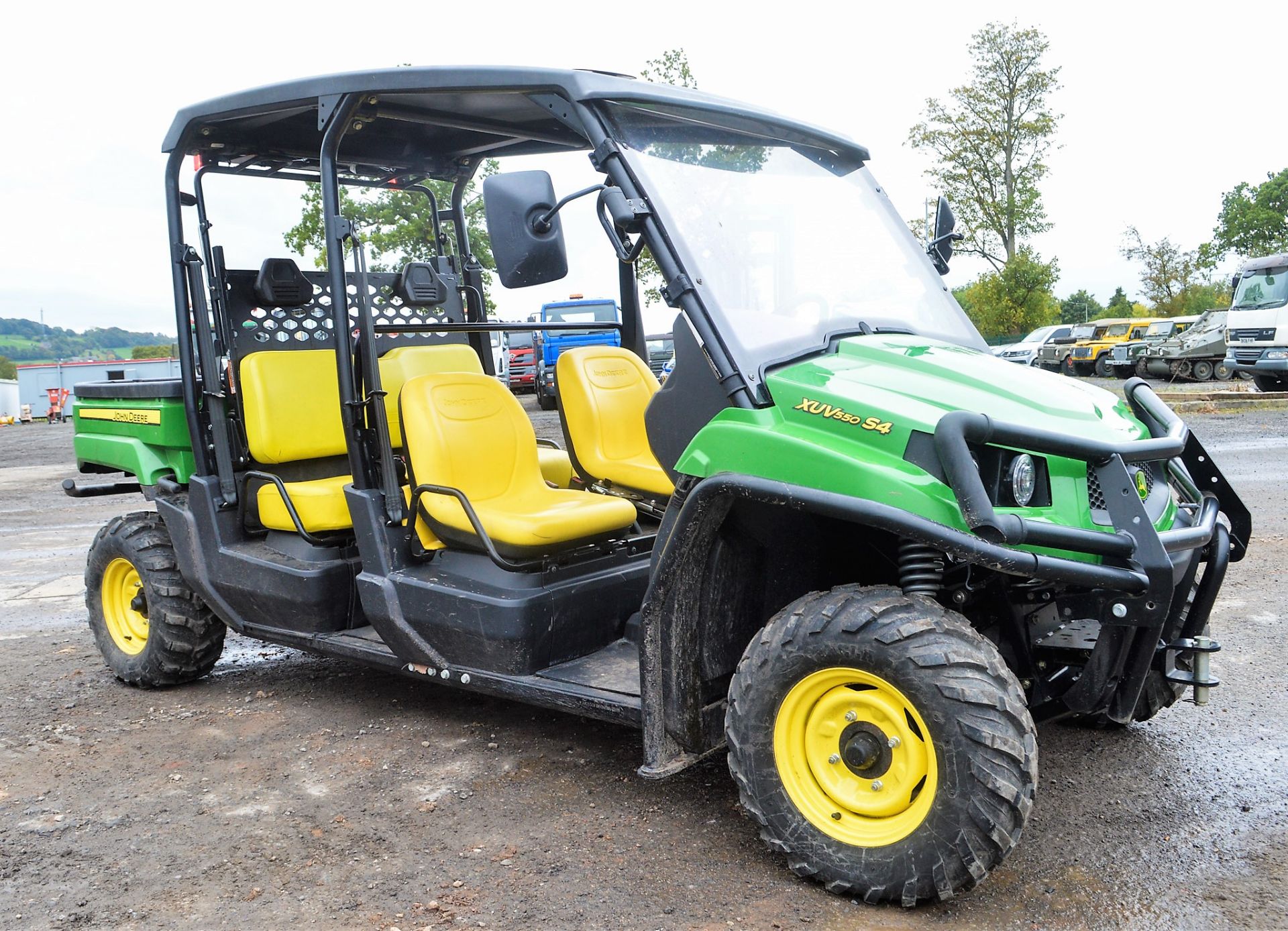 John Deere XUV 550 S4 petrol driven 4x2 Utility Vehicle Year: 2012 S/N: 015094 Recorded Hours: 88 - Image 4 of 10