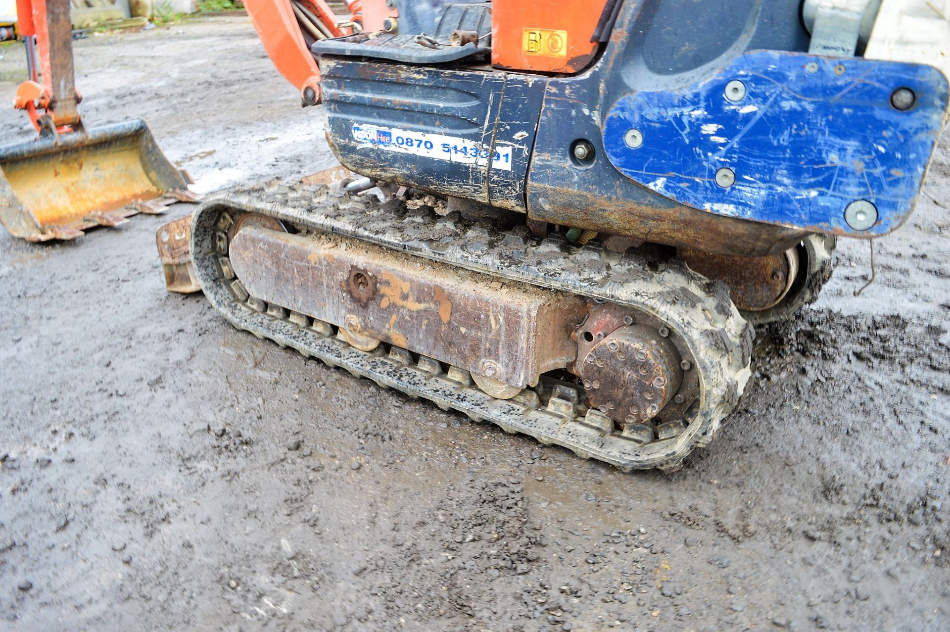 Kubota KX008-3 850 kg rubber tracked micro excavator Year: 2004 S/N: 12445 Recorded Hours: 4414 - Image 7 of 10
