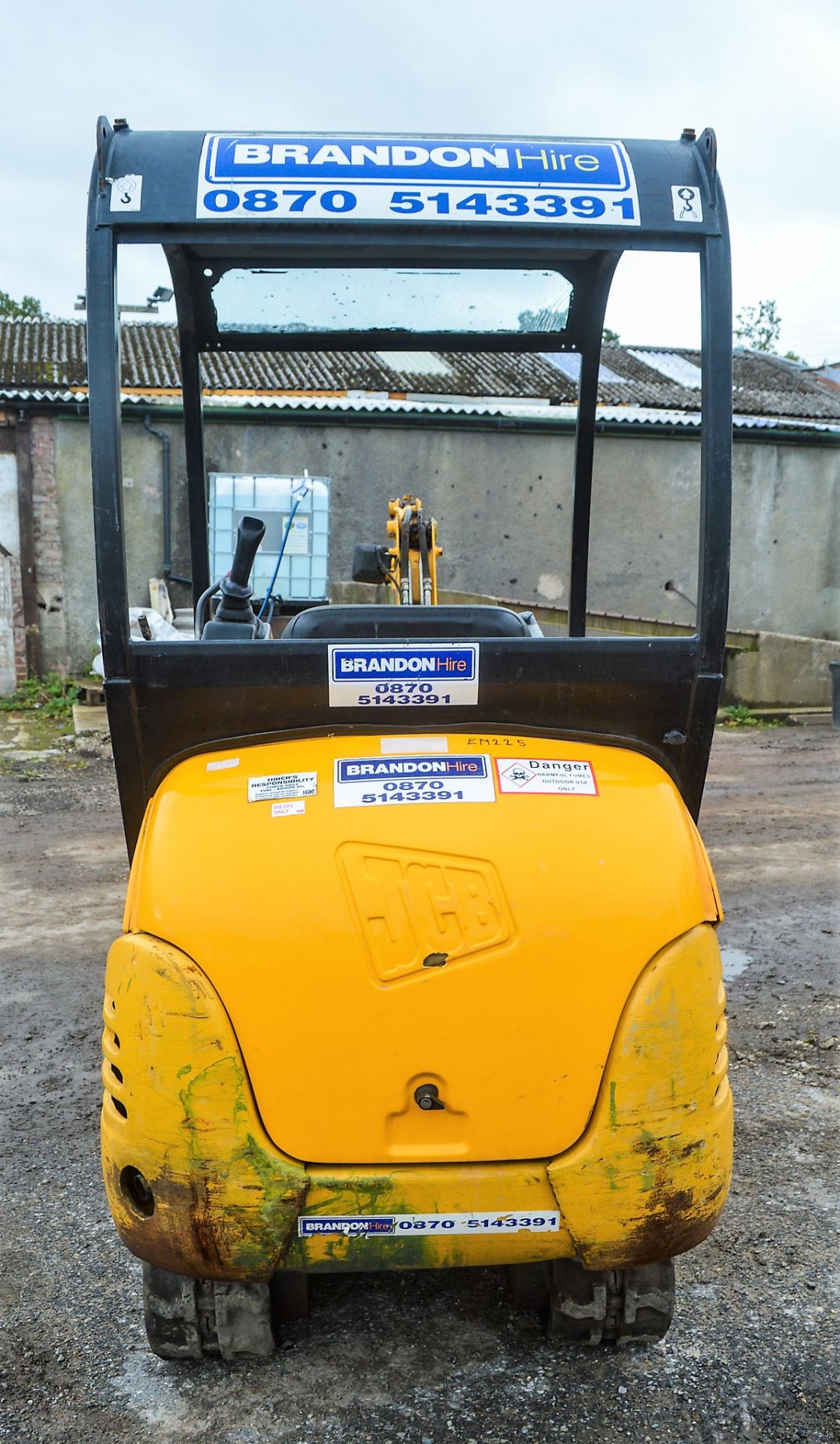 JCB 801.5 1.5 tonne rubber tracked mini excavator Year: 2004 S/N: 1021006 Recorded Hours: 3265 blade - Image 6 of 10