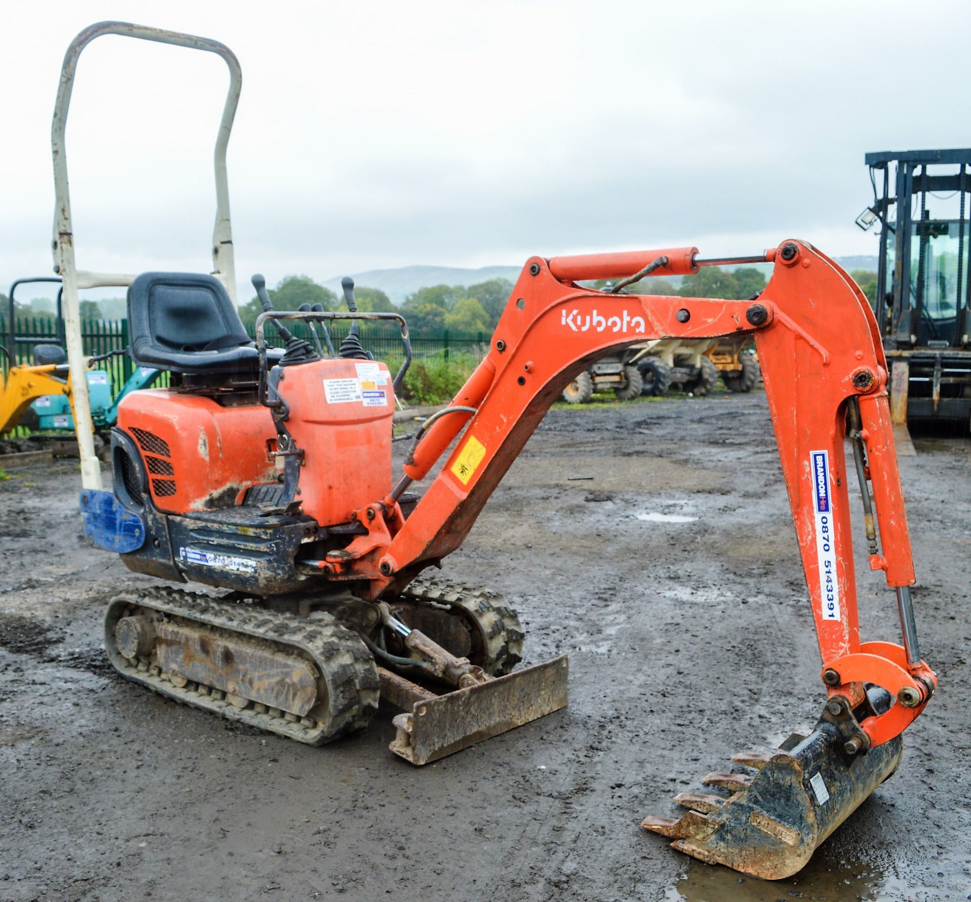 Kubota KX008-3 850 kg rubber tracked micro excavator Year: 2004 S/N: 12445 Recorded Hours: 4414 - Image 2 of 10