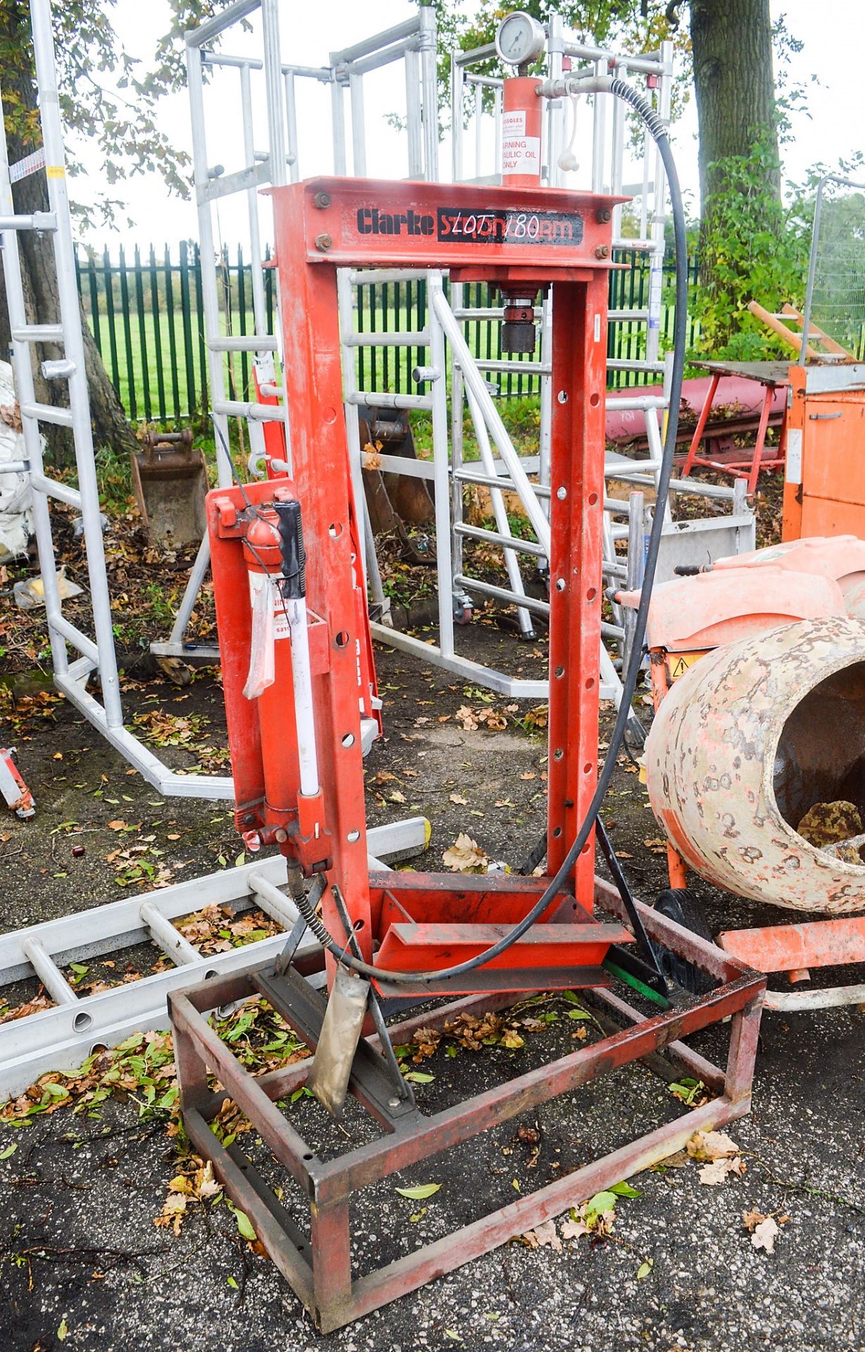 Clarke strong arm hydraulic garage press