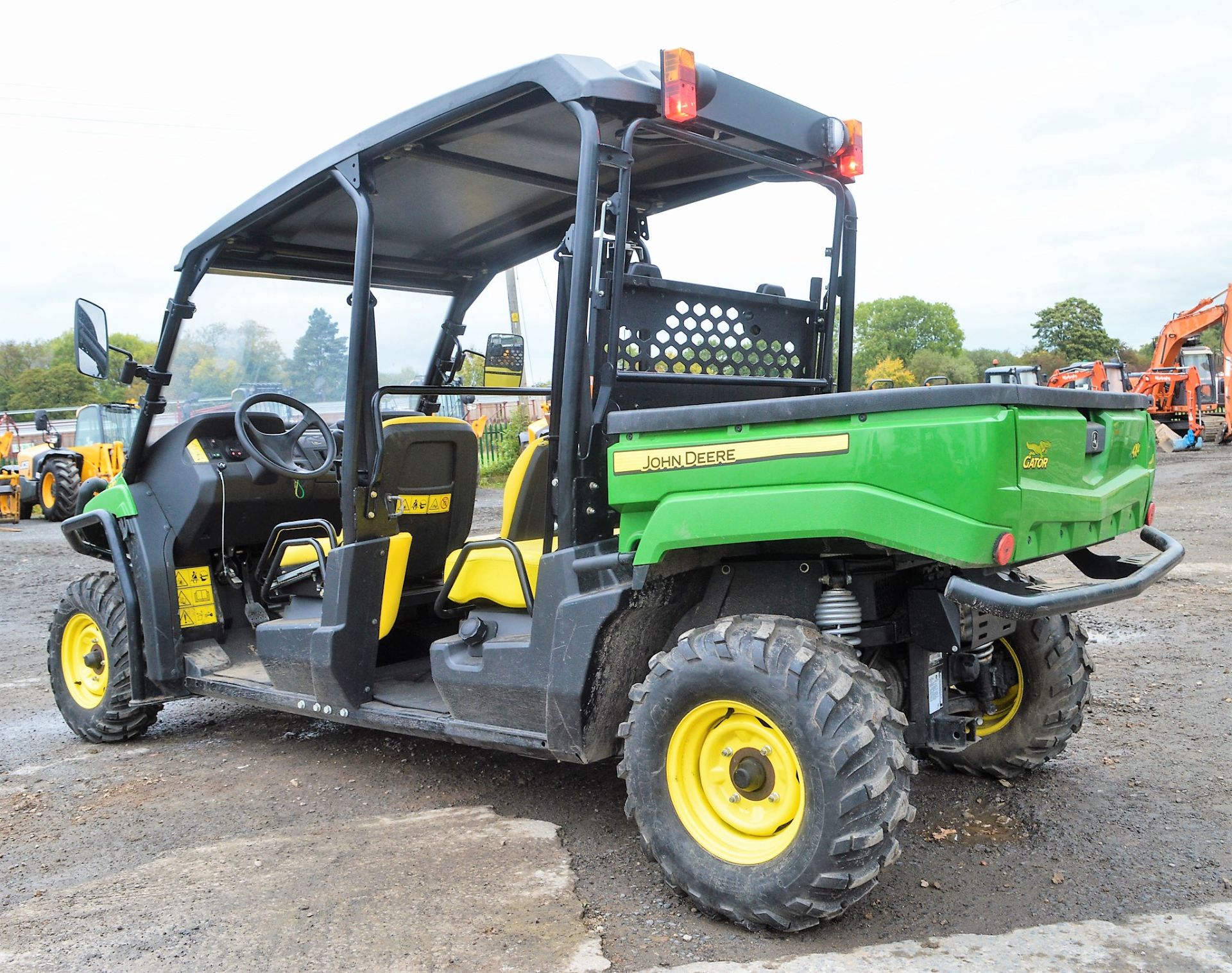 John Deere XUV 550 S4 petrol driven 4x2 Utility Vehicle Year: 2012 S/N: 015094 Recorded Hours: 88 - Image 2 of 10