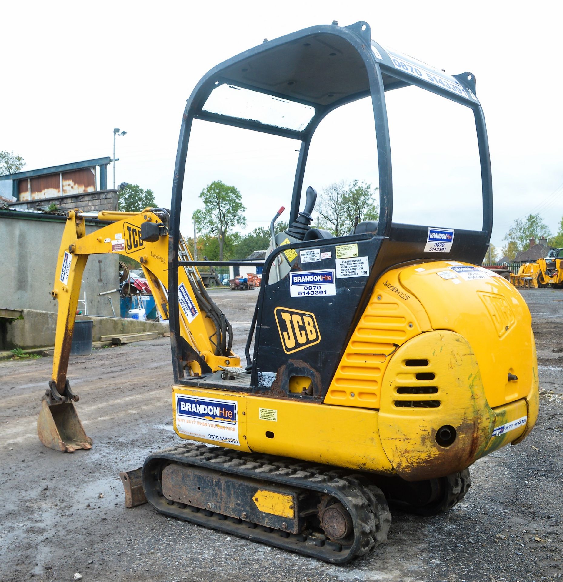 JCB 801.5 1.5 tonne rubber tracked mini excavator Year: 2004 S/N: 1021006 Recorded Hours: 3265 blade - Image 3 of 10