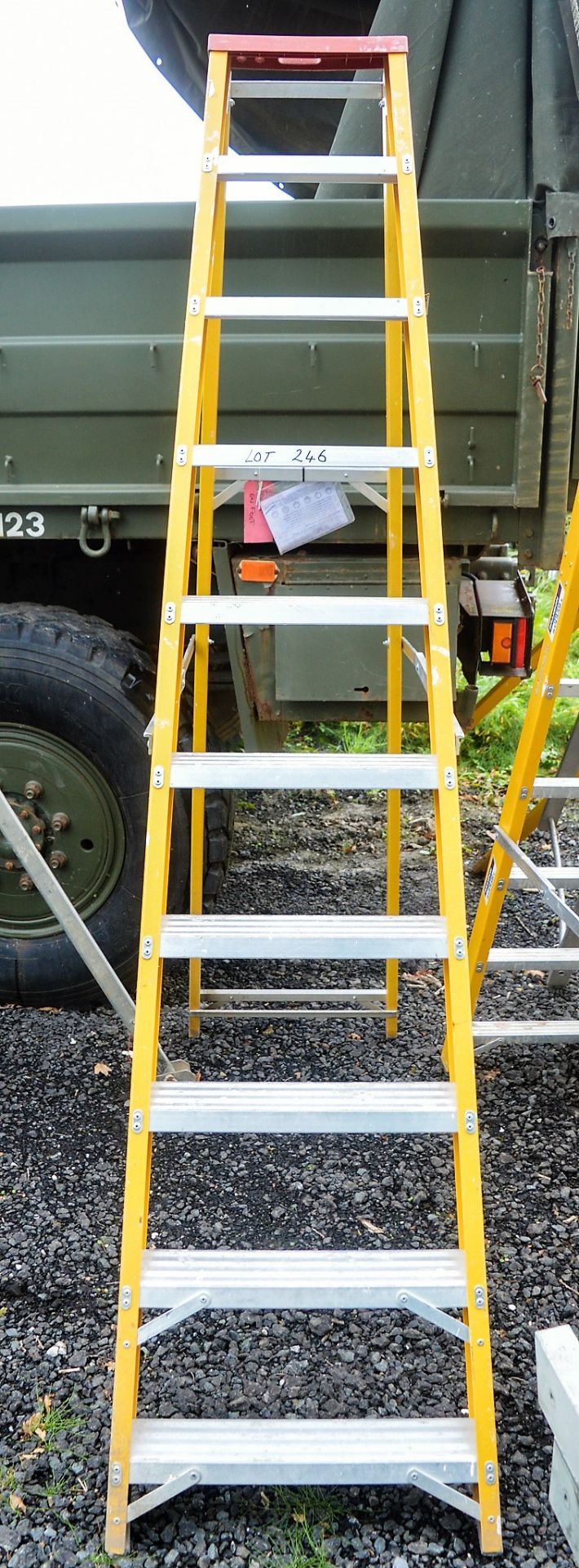 10 tread fibre glass framed step ladder VP2