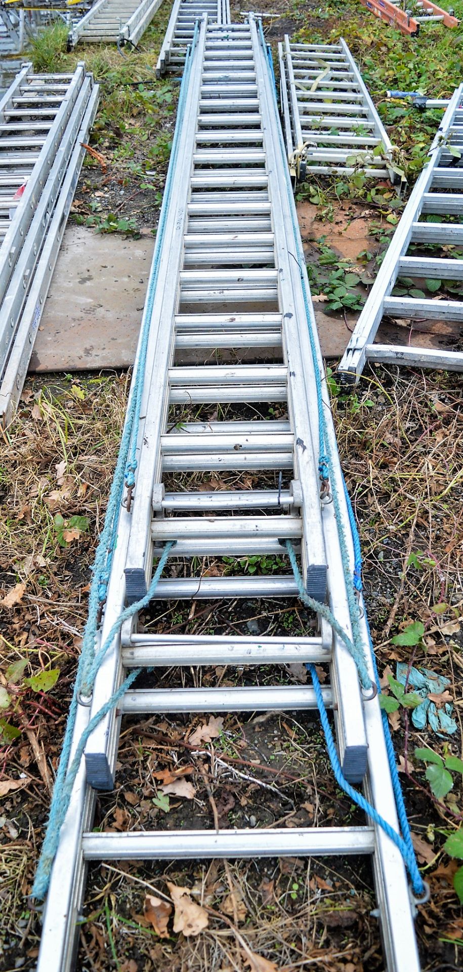 Triple stage aluminium ladder 300LX107 VP2
