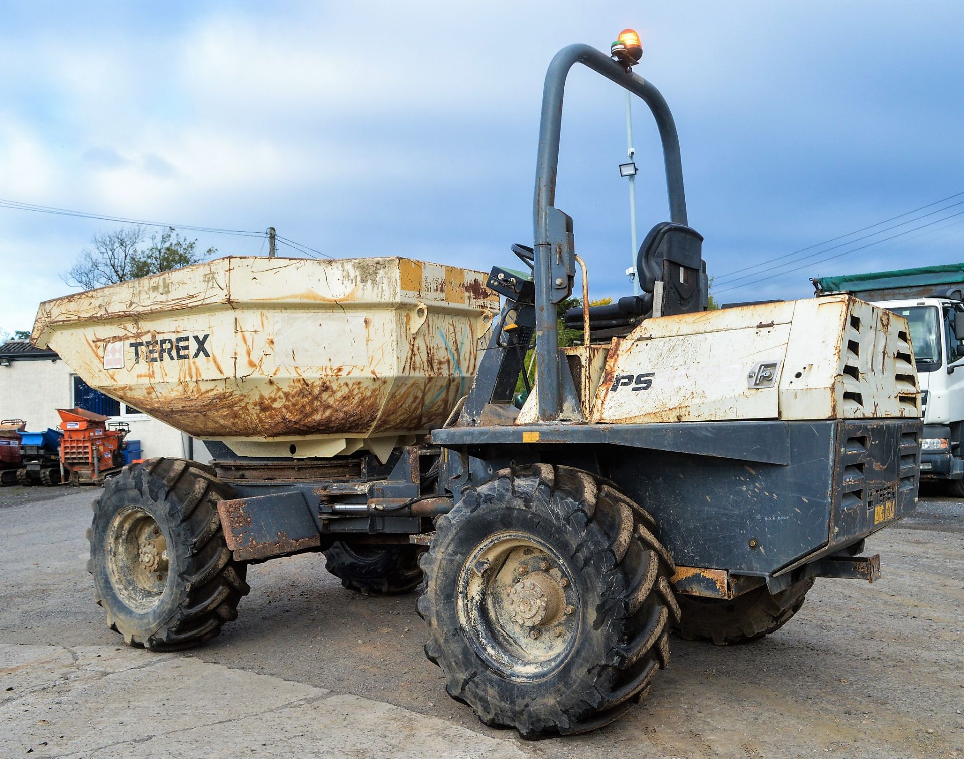 Benford Terex 6 tonne swivel skip dumper Year: 2007 S/N: E710FX806 Recorded Hours: Not displayed ( - Image 3 of 12