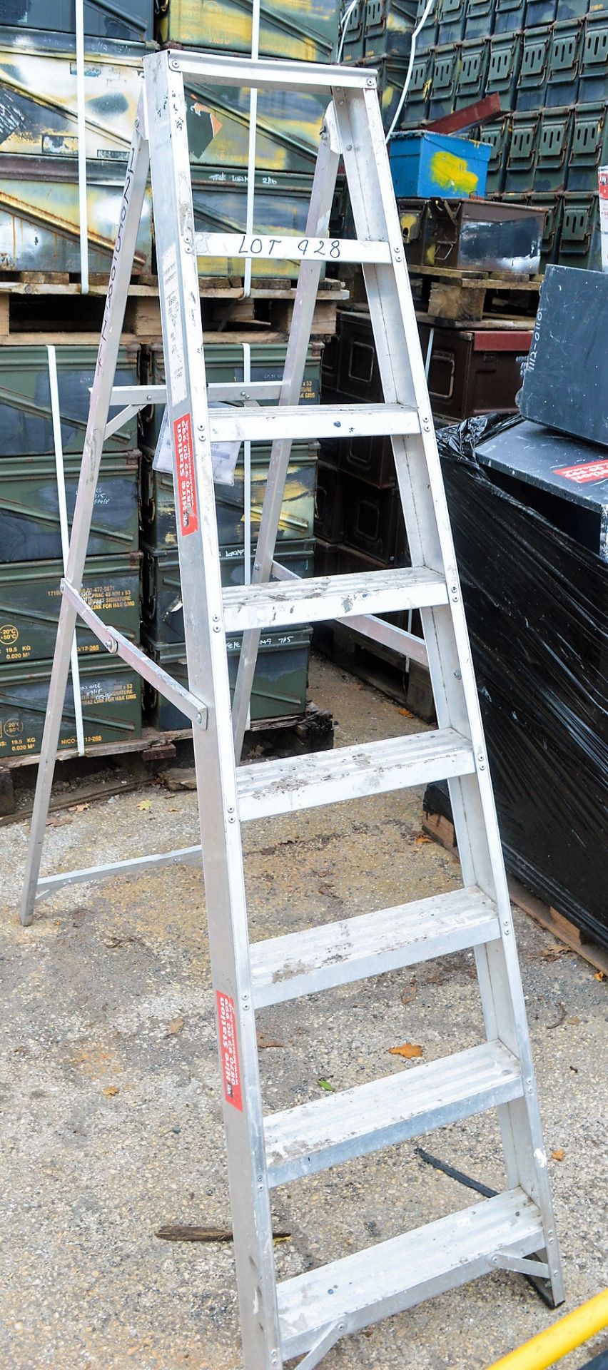 8 tread aluminium step ladder 12050814