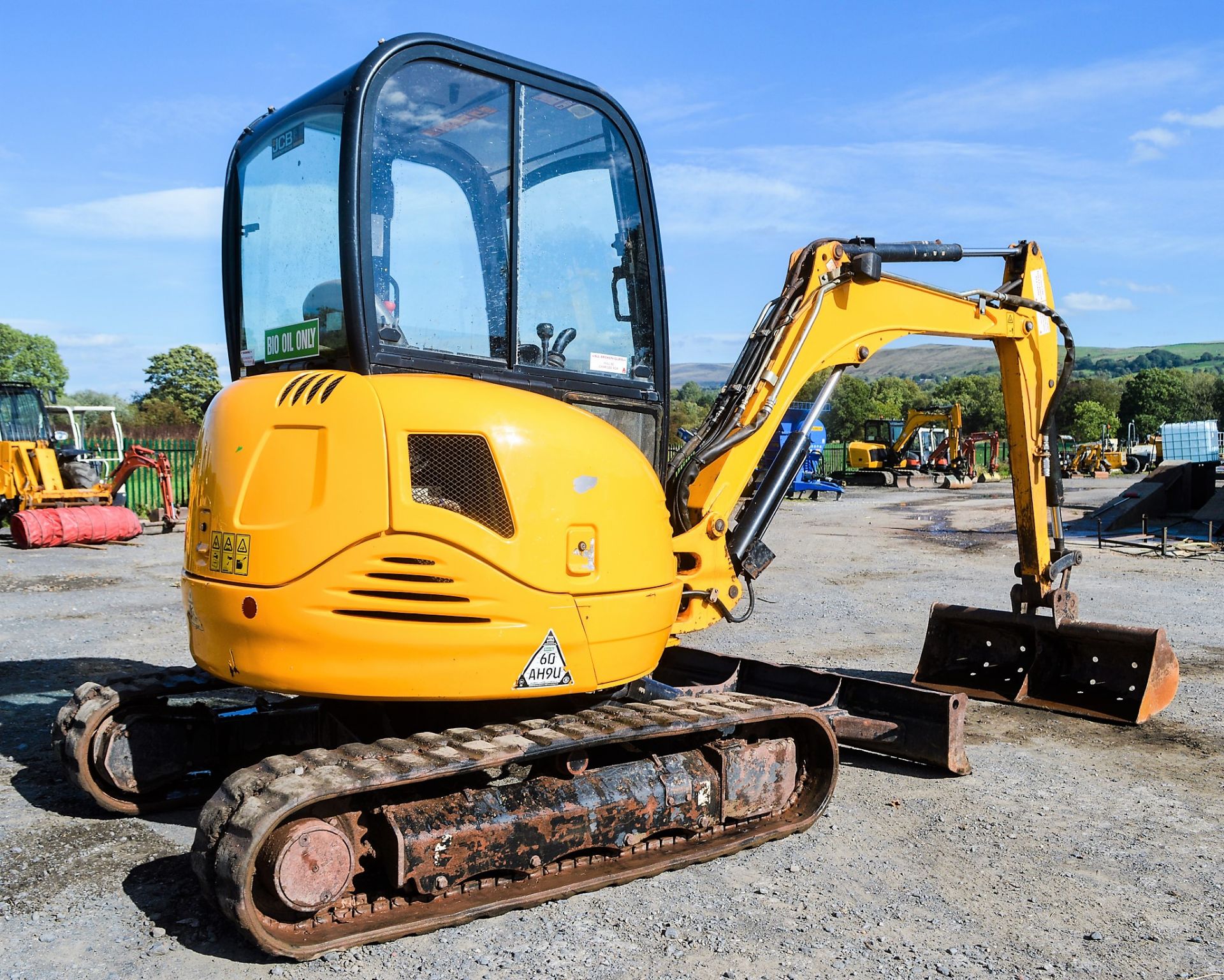 JCB 8030 ZTS 3 tonne rubber tracked excavator Year: 2013 S/N: 2021894 Recorded Hours: 1963 blade, - Image 4 of 12