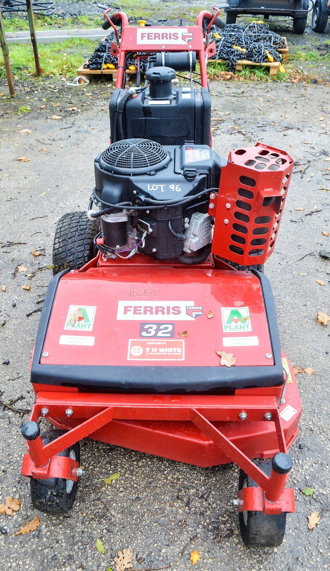 Ferris 32 inch petrol driven walk behind mower Year: 2013 S/N: 2016683490 A641171 - Image 4 of 6