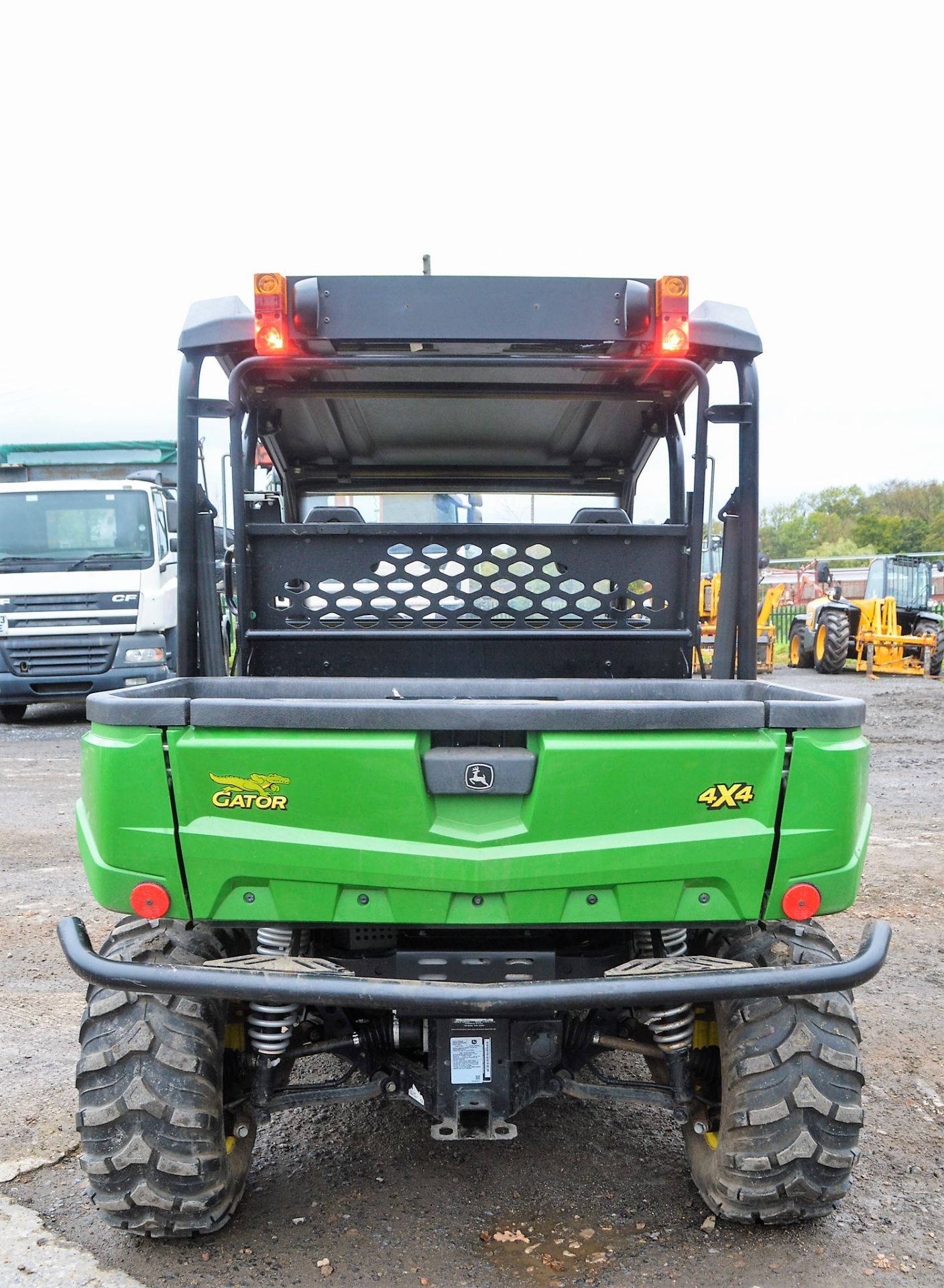 John Deere XUV 550 S4 petrol driven 4x2 Utility Vehicle Year: 2012 S/N: 015094 Recorded Hours: 88 - Image 6 of 10