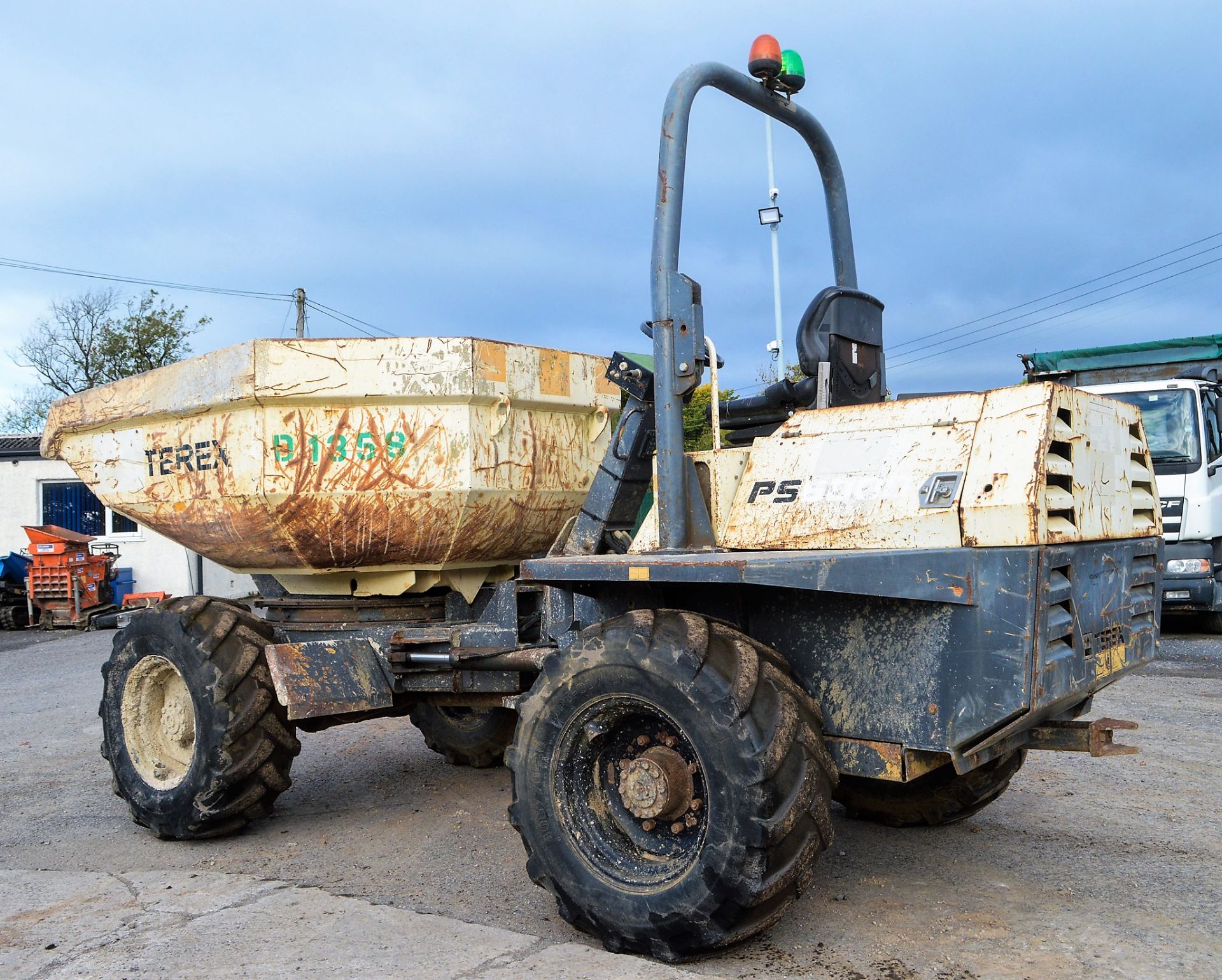 Benford Terex 6 tonne swivel skip dumper Year: 2007 S/N: E706FX486 Recorded Hours: Not displayed ( - Image 3 of 12