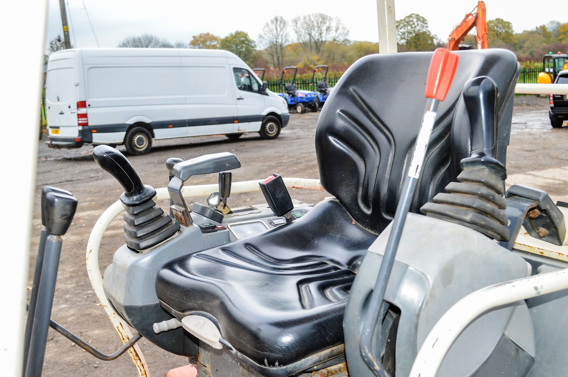 Kubota KX36-3 1.5 tonne rubber tracked mini excavator Year: 2010 S/N: 79007 Recorded Hours: 2742 - Image 11 of 11