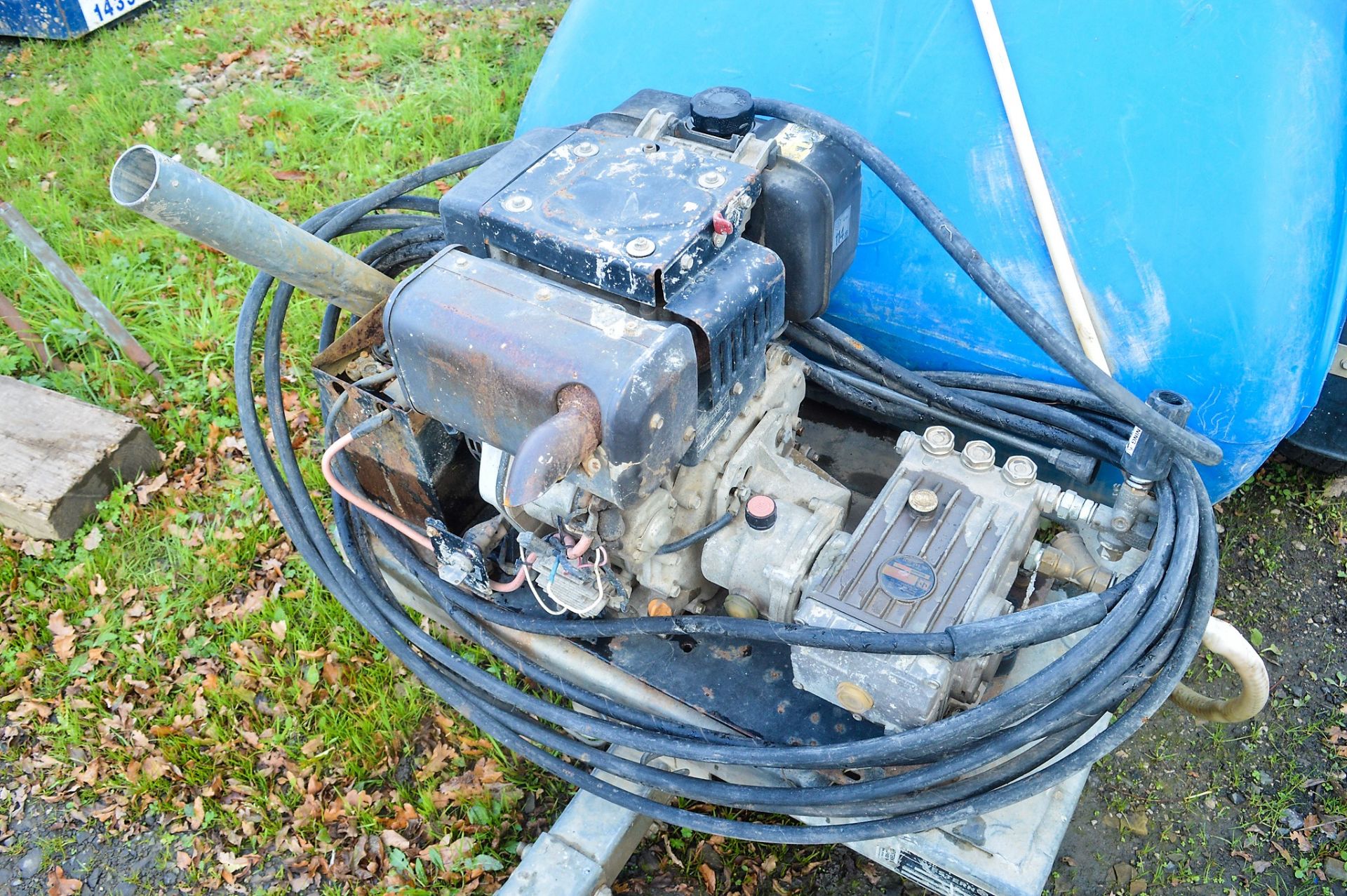 Western 250 gallon fast tow diesel driven pressure washer bowser - Image 2 of 2