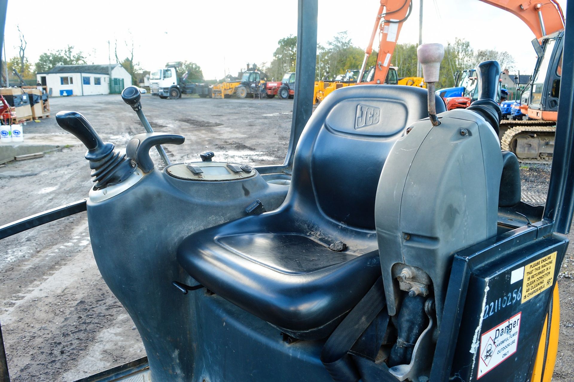 JCB 801.5 1.5 tonne rubber tracked mini excavator Year: S/N: Recorded Hours: Not displayed (Clock - Image 10 of 11