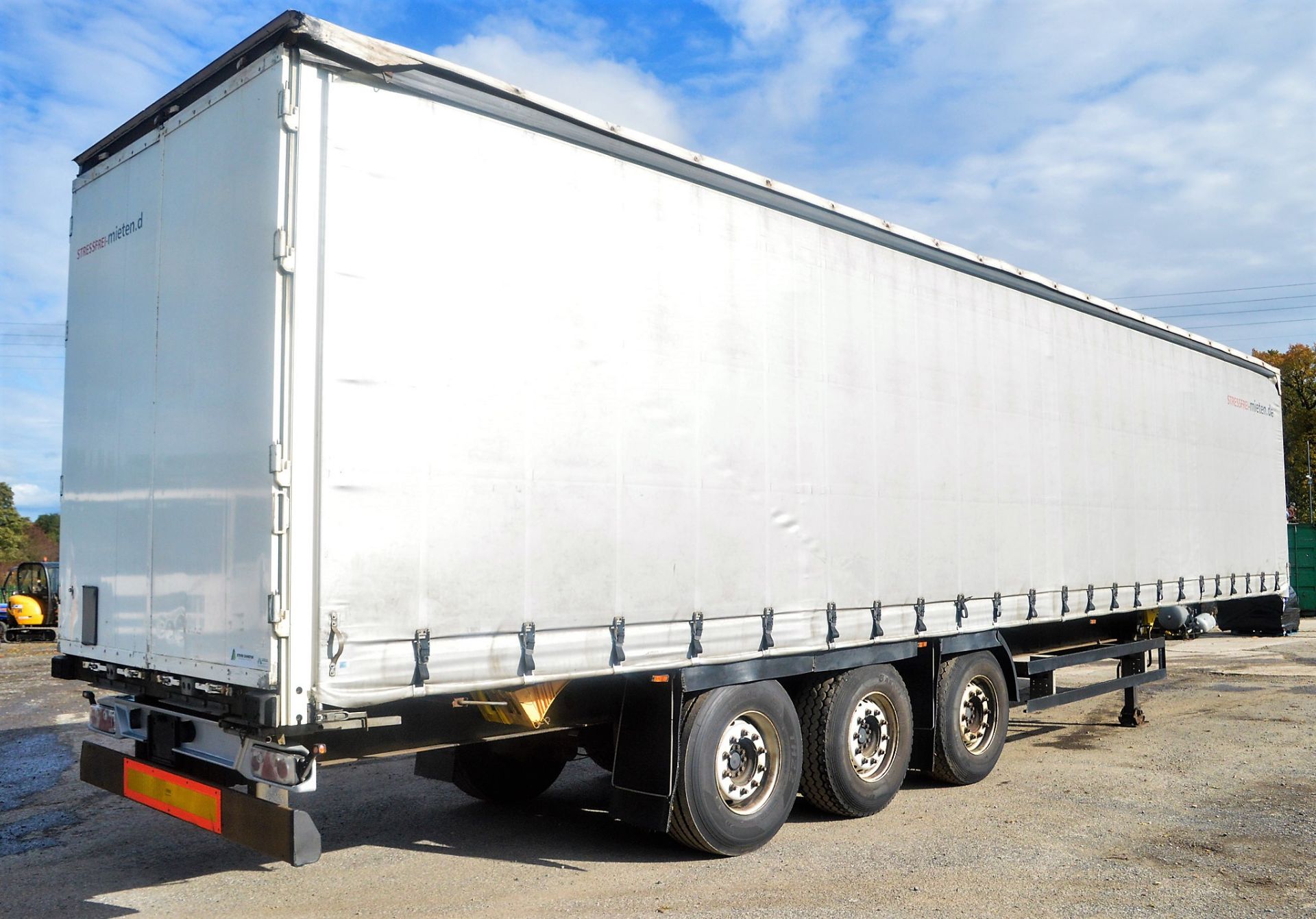 Kogel 14m tri axle curtain sided trailer Year: 2008 Chassis Number: 123333 Test Expires: 31/05/ - Image 3 of 12