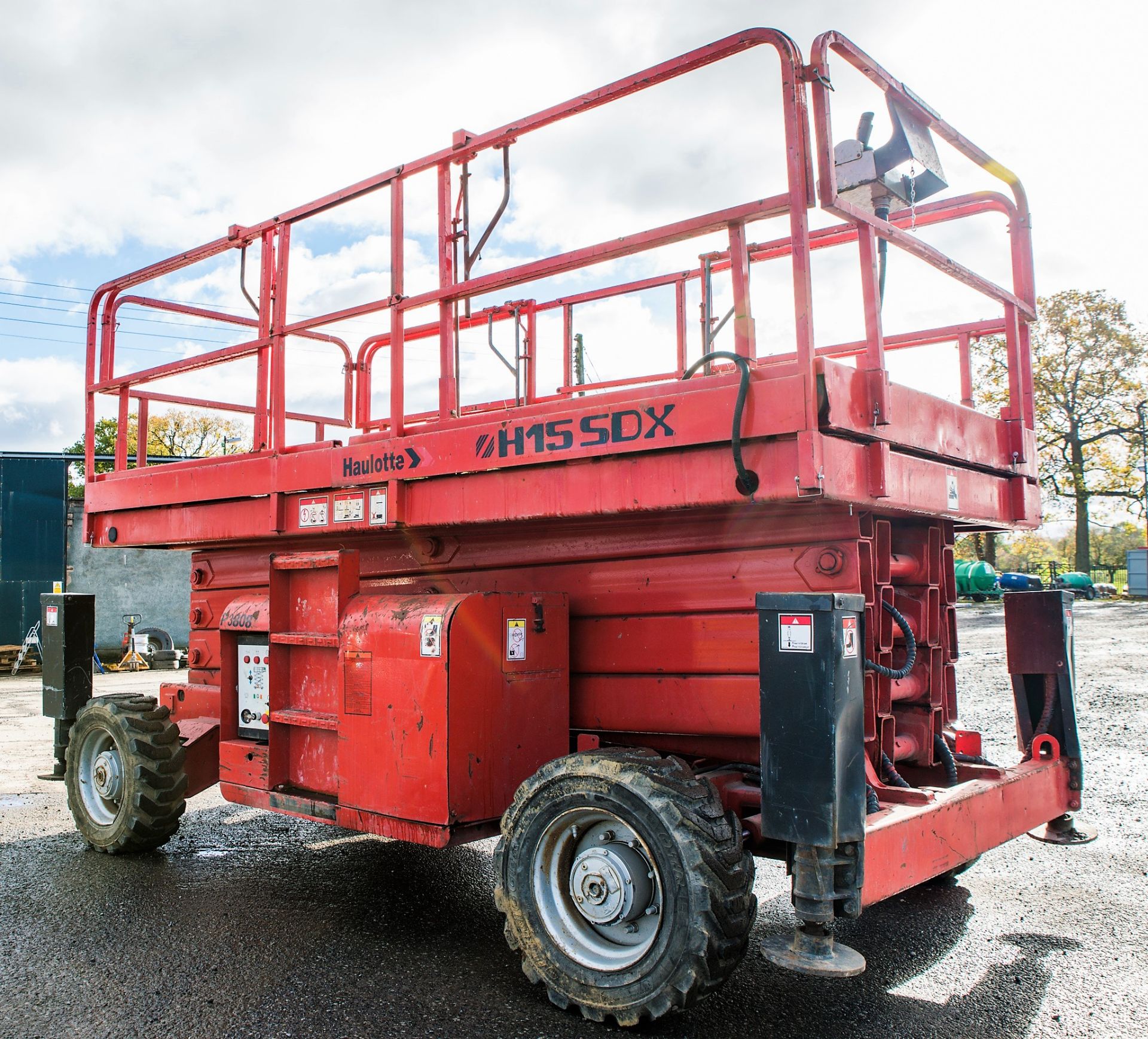 Haulotte H15SX diesel driven scissor lift access platform Year: 2003 S/N: 104436 Recorded Hours: 527 - Image 4 of 10