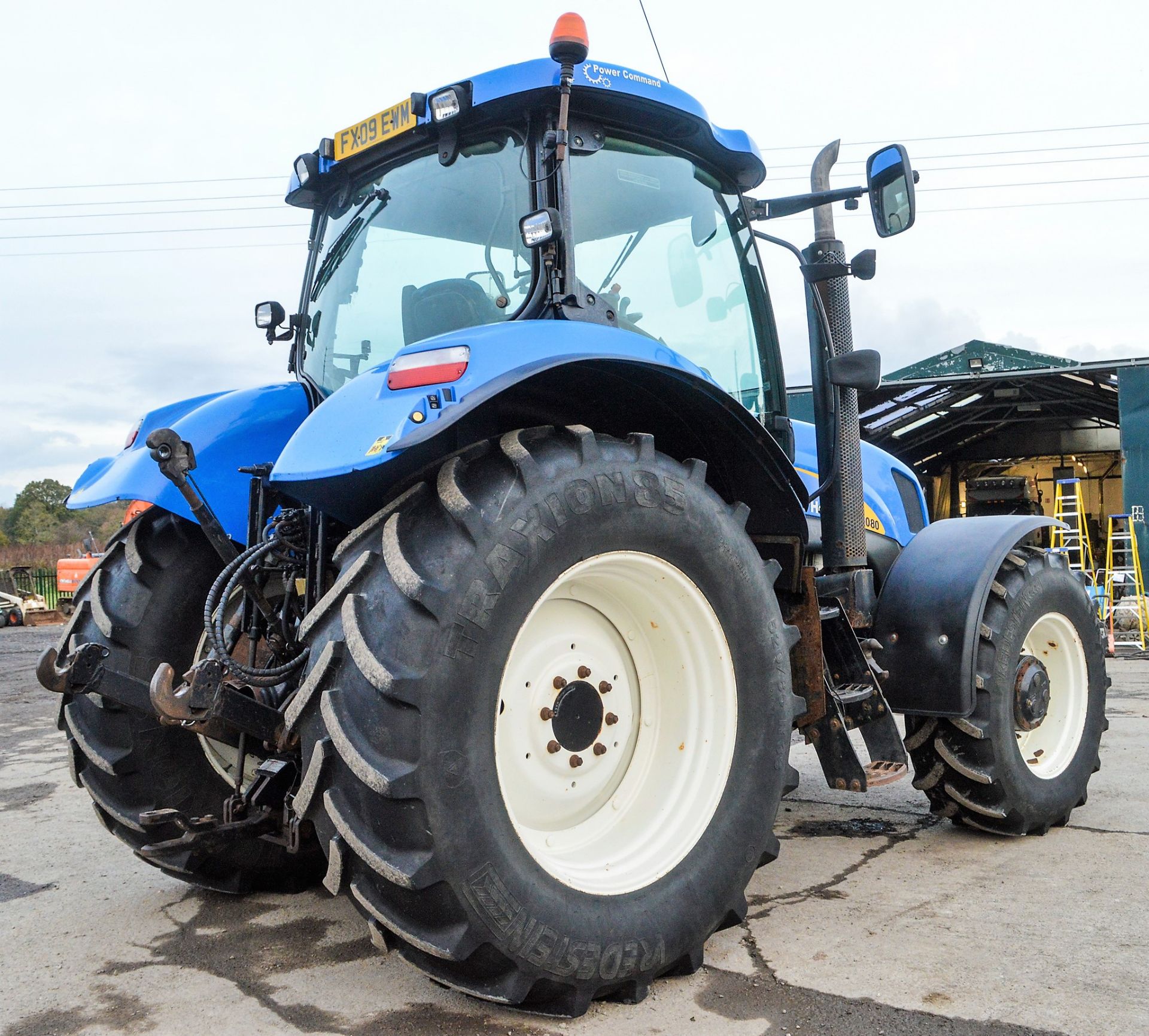 New Holland 6080 Power Command tractor Year: 2009 Recorded Hours: 6709 c/w front links, 50 kph - Image 4 of 13