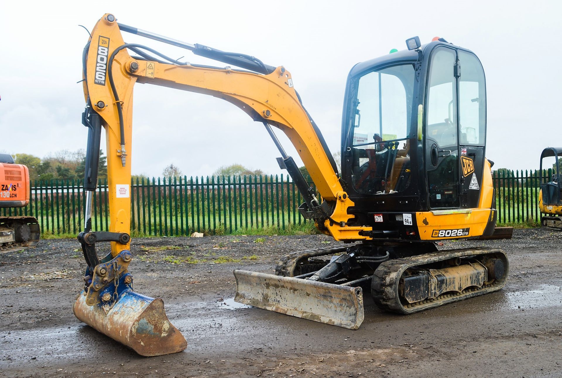 JCB 8026 CTS 2.6 tonne rubber tracked excavator Year: 2015 S/N: 1780389 Recorded Hours: 903 blade,