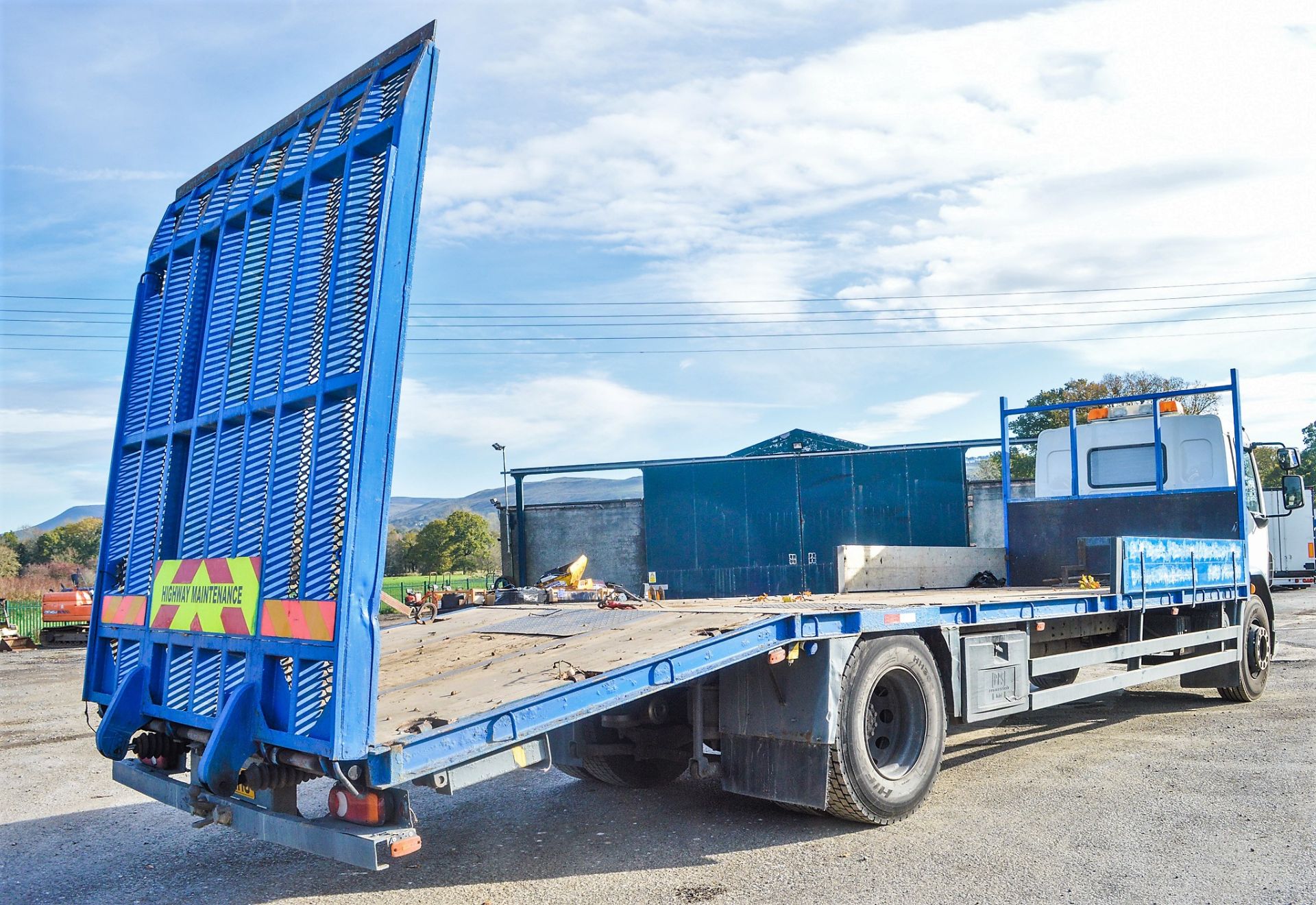 DAF 55.220 18 tonne 4 x 2 beaver tail plant lorry Registration Number: PN07 HHU Date of - Image 4 of 10