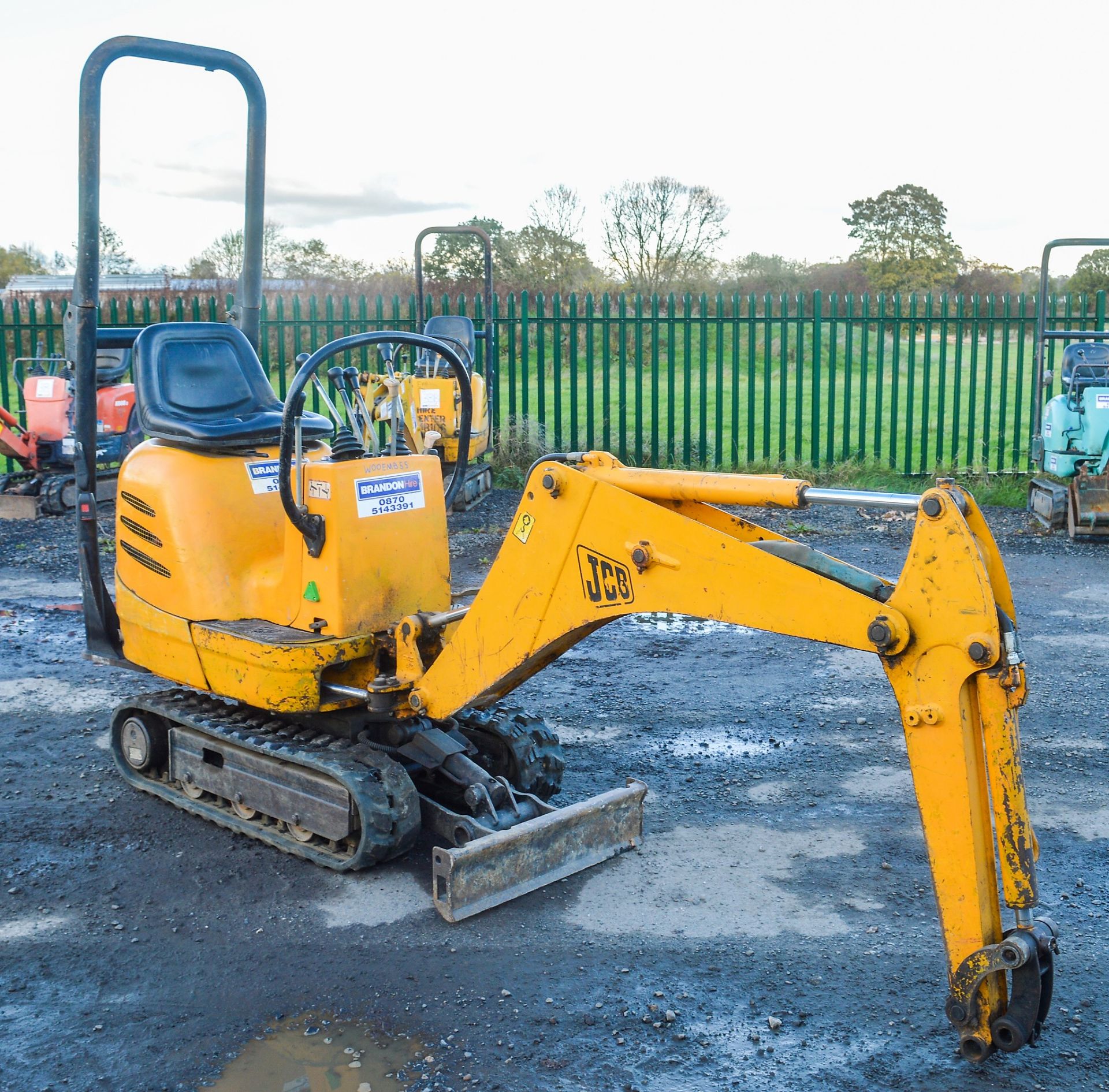 JCB 8008 Micro Plus 1 tonne rubber tracked micro excavator Year: 2003 S/N: 1006374 Recorded Hours: - Image 4 of 11