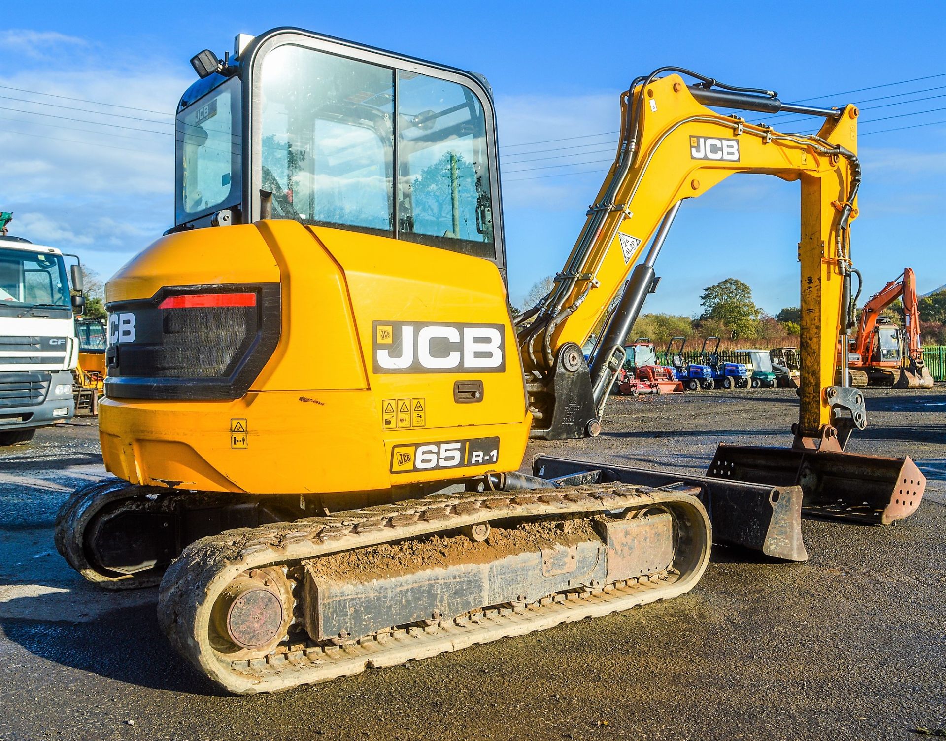 JCB 65R-1 6.5 tonne rubber tracked reduced tail swing mini excavator - Image 3 of 13