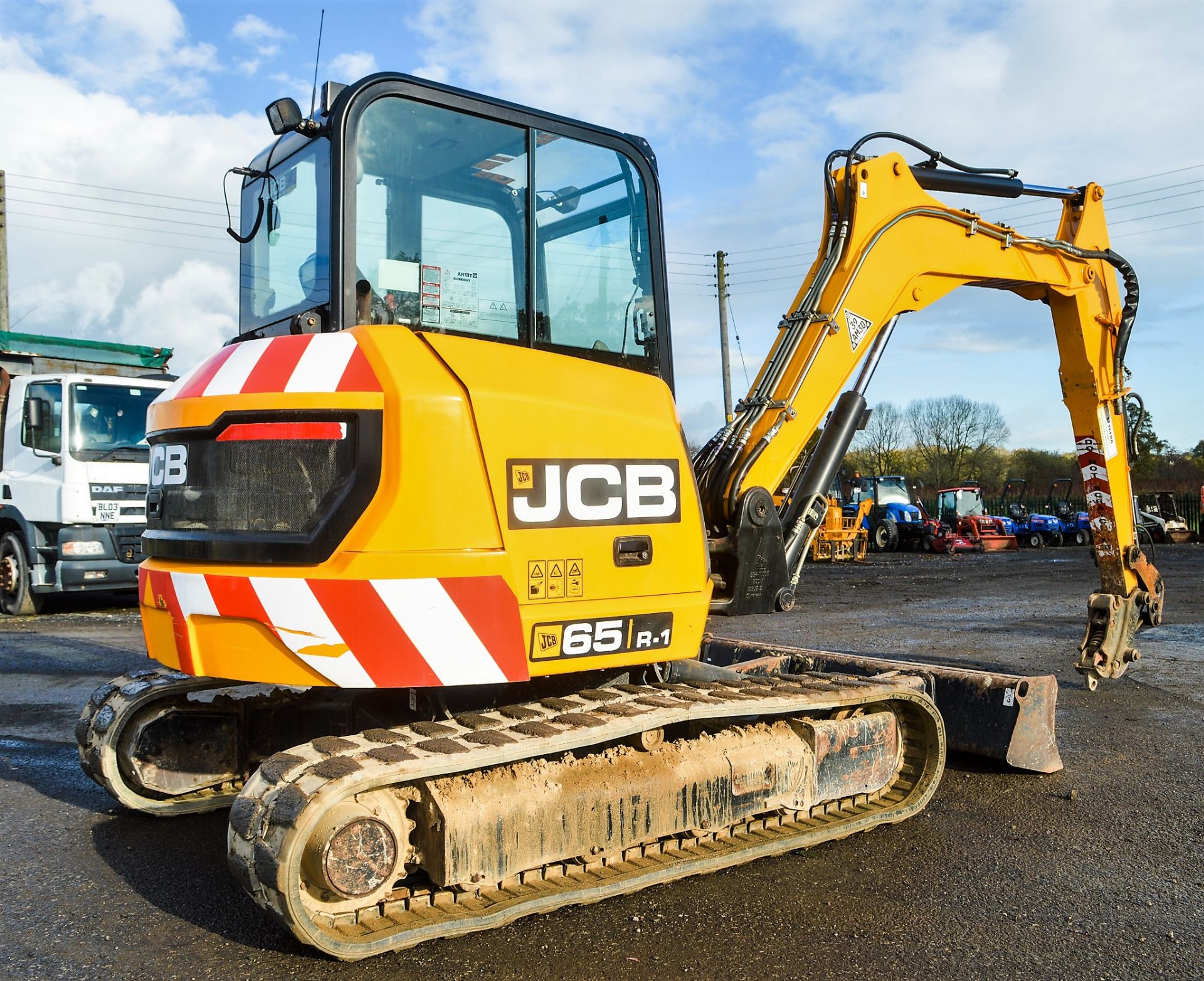 JCB 65R-1 6.5 tonne rubber tracked reduced tail swing mini excavator - Image 4 of 13