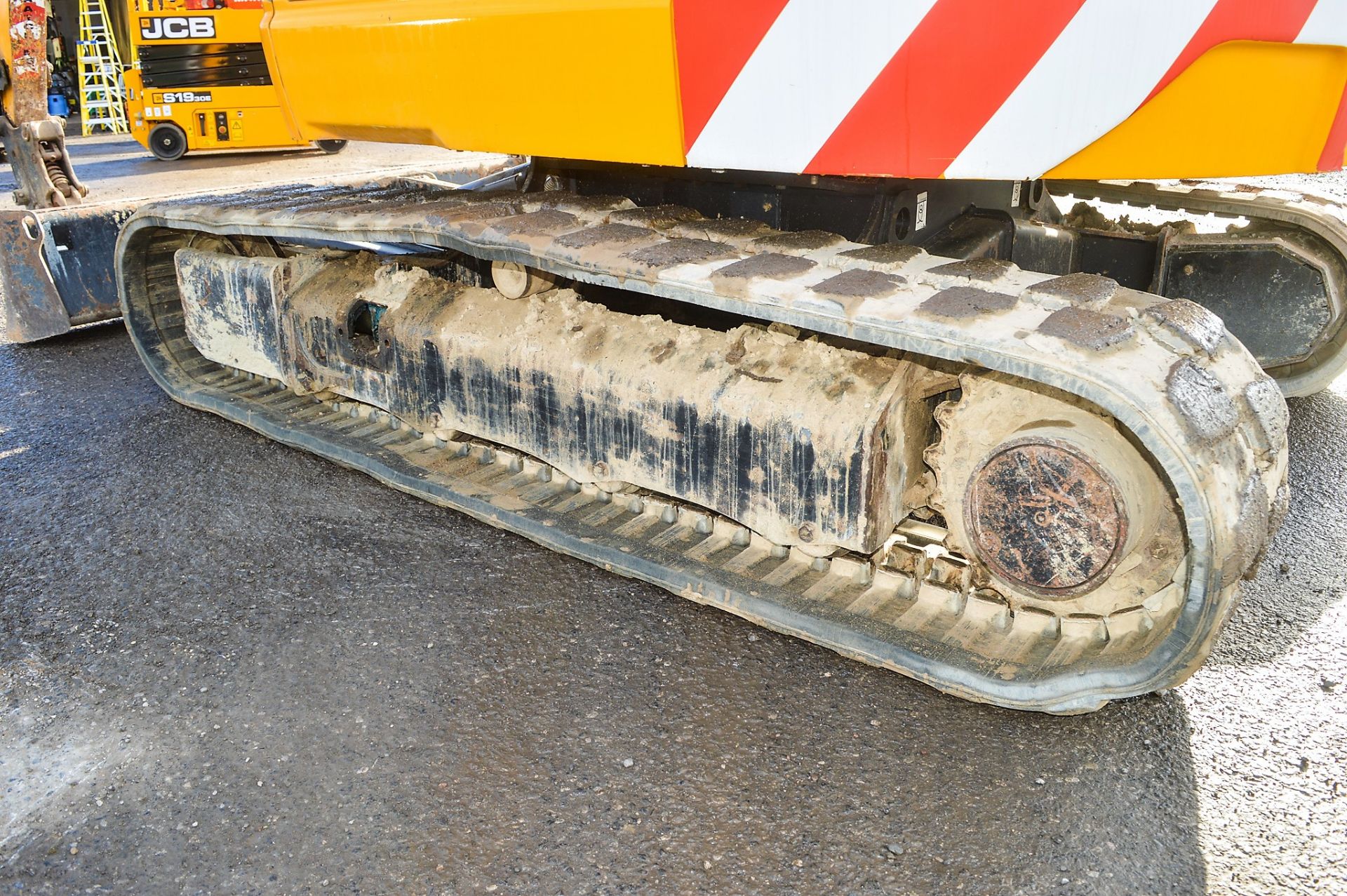 JCB 65R-1 6.5 tonne rubber tracked reduced tail swing mini excavator - Image 8 of 13