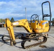 JCB 8008 0.8 tonne rubber tracked micro excavator Year: S/N: 27684 Recorded Hours: 2525 blade **