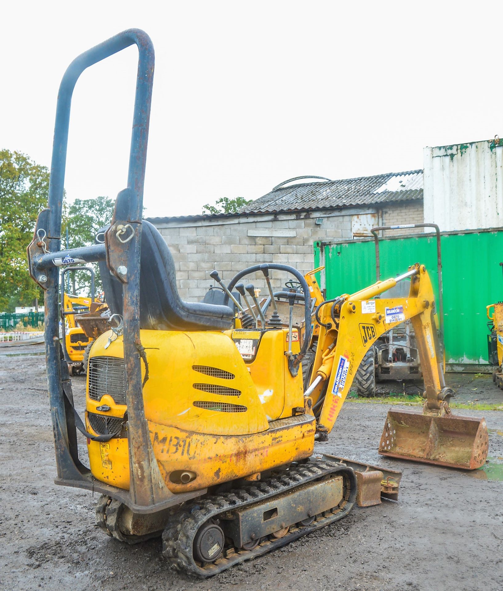 JCB 8008 1 tonne rubber tracked micro excavator Year: 2005 S/N: 1148551 Recorded Hours: 969 blade, - Image 4 of 11
