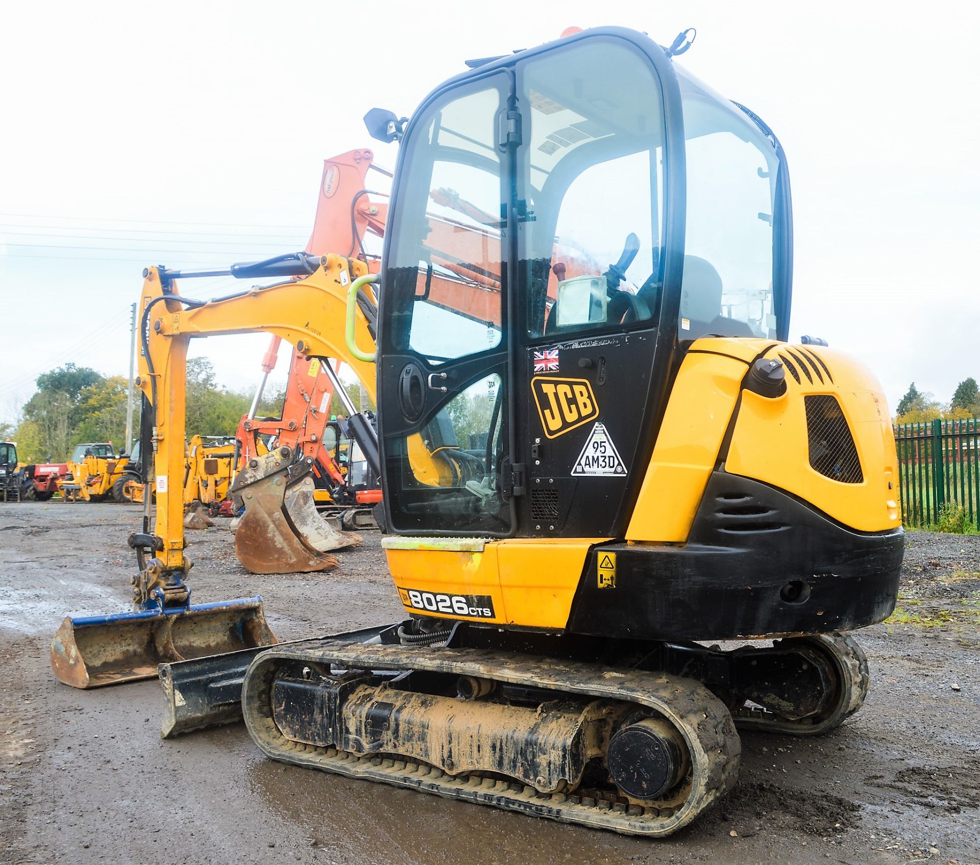 JCB 8026 CTS 2.6 tonne rubber tracked excavator Year: 2015 S/N: 1780389 Recorded Hours: 903 blade, - Image 3 of 13