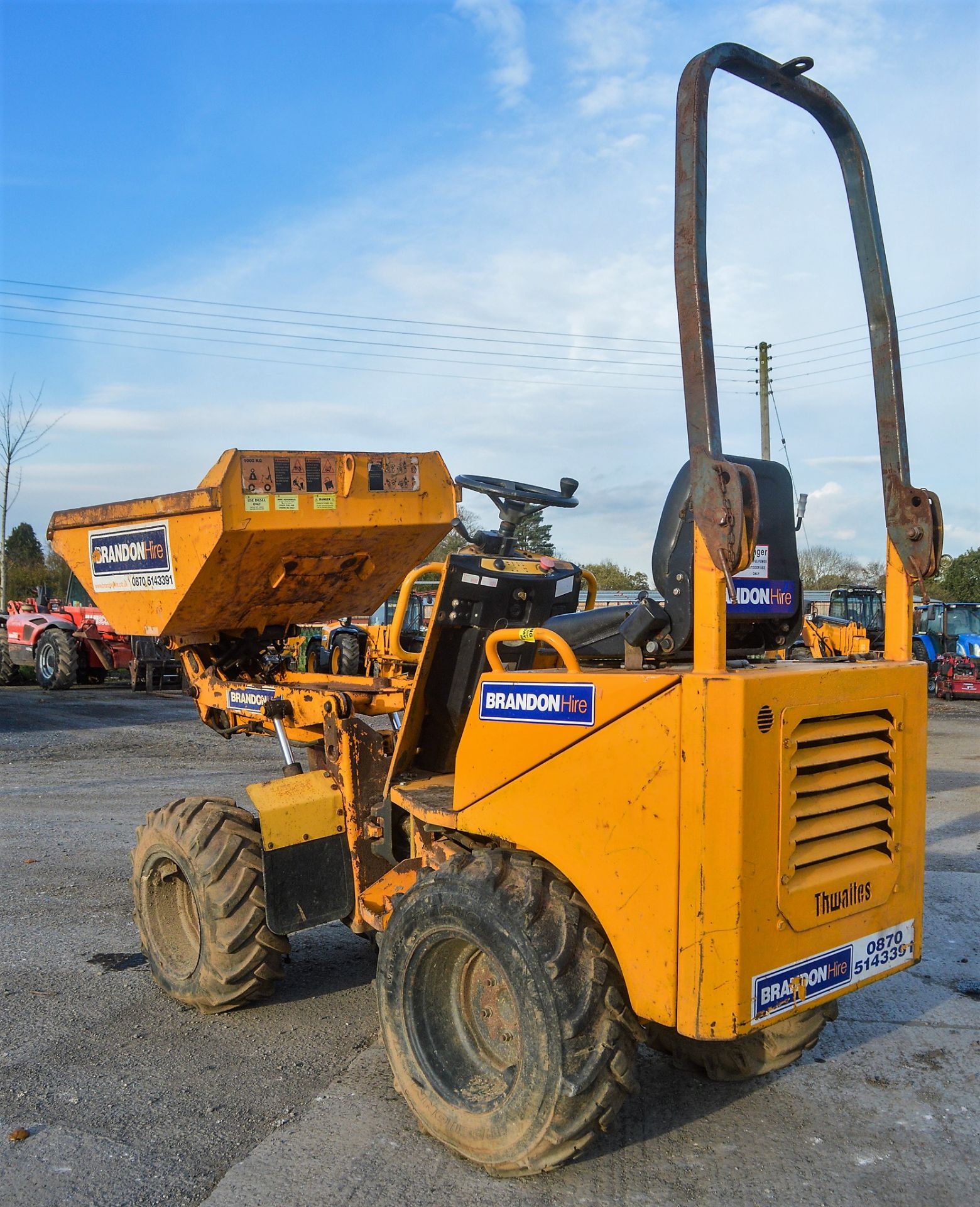 Thwaites 1 tonne hi tip dumper Year: 2006 S/N: A8829 220E0048 ** Sold as a non runner ** - Image 3 of 7