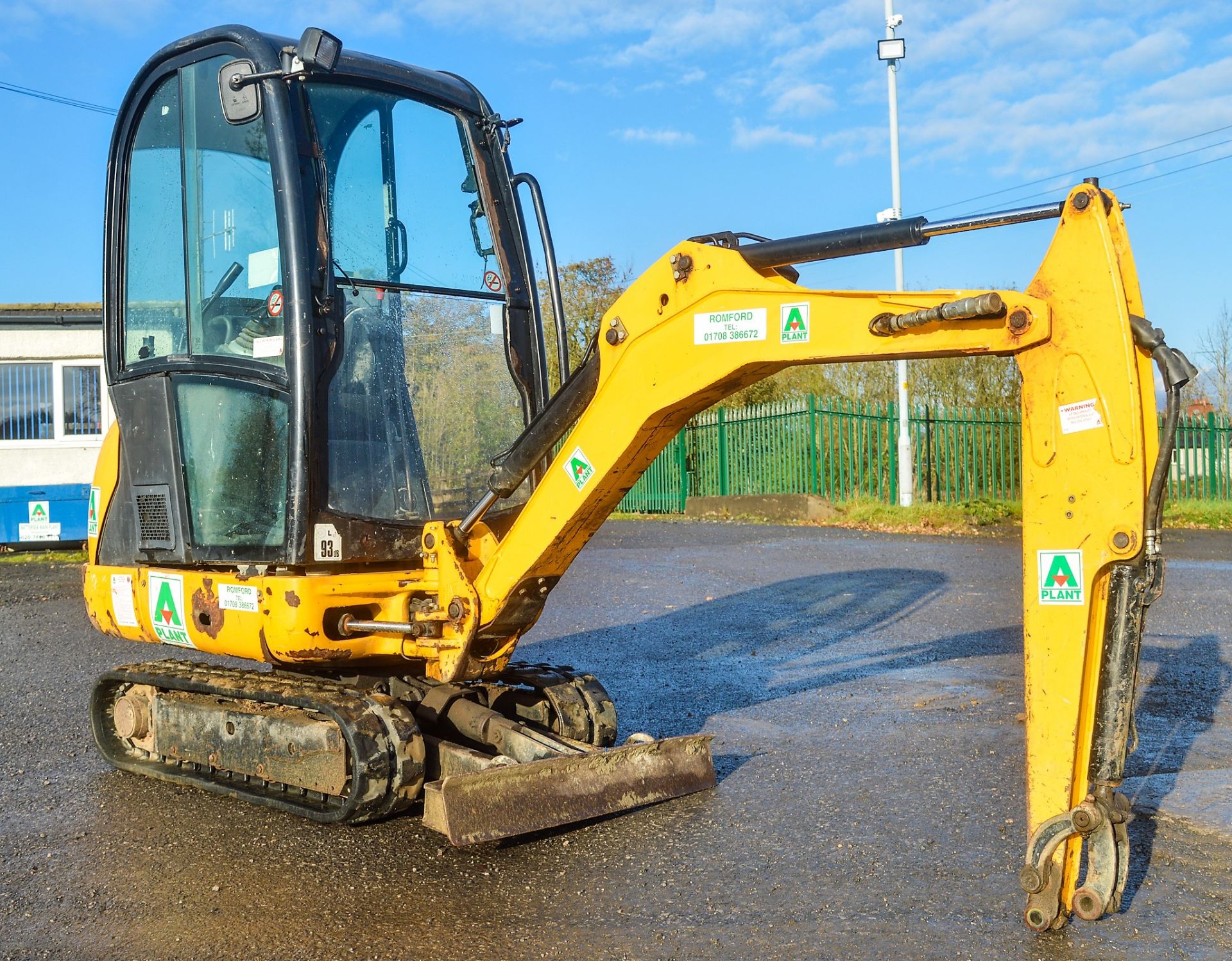 JCB 801.6 1.5 tonne rubber tracked excavator Year: 2013 S/N: 2071341 Recorded Hours: 1368 blade & - Image 2 of 11