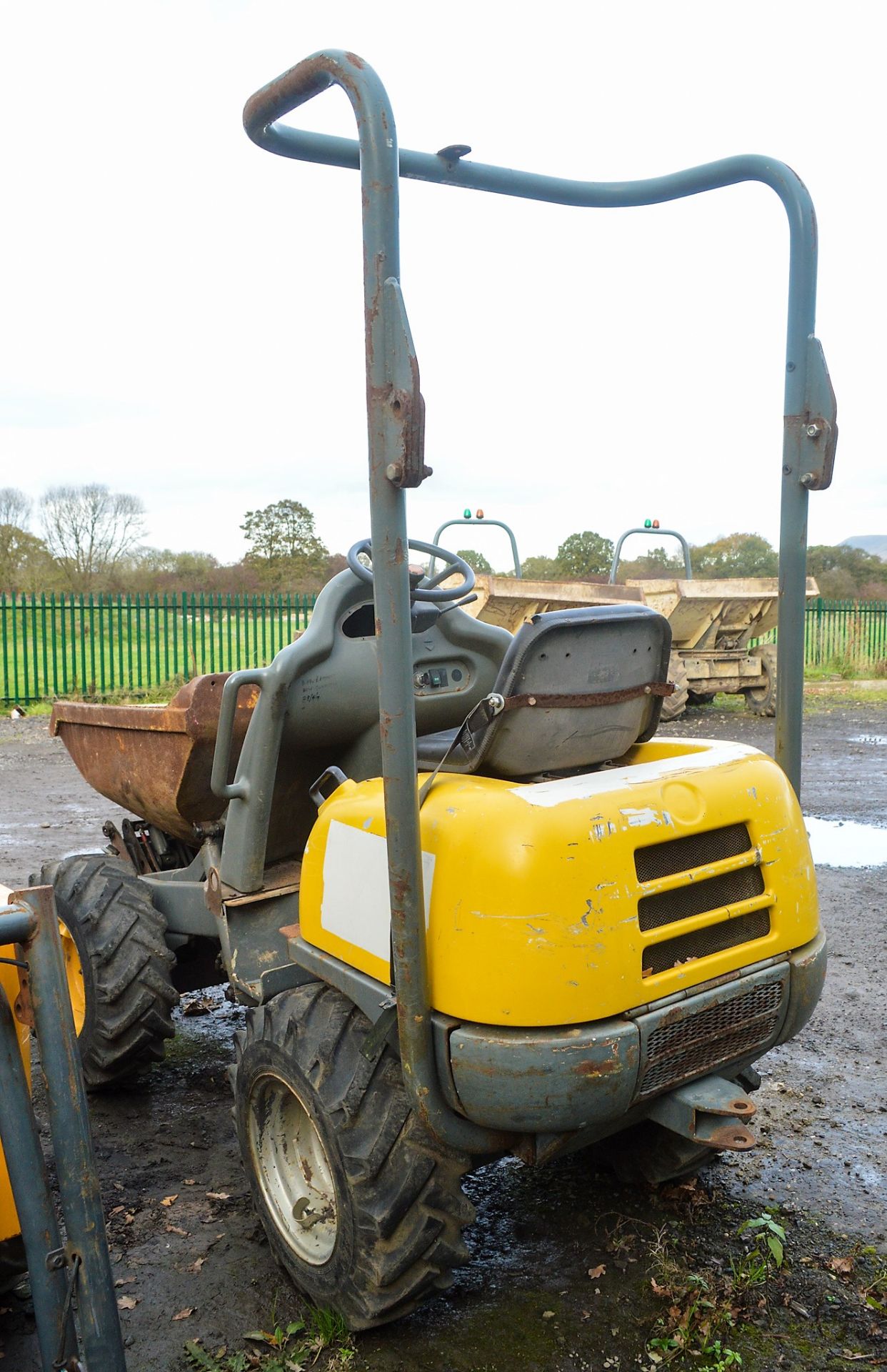 Lifton 850 hi tip dumper Year: 2002 S/N: 569 Recorded Hours: Not displayed (No Clock) 22937012 ** - Image 3 of 5
