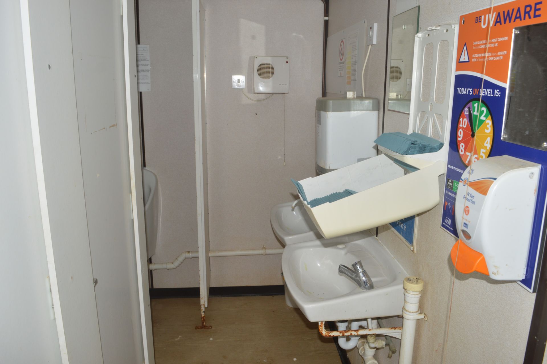 21 ft x 9 ft steel anti vandal jack leg toilet and shower block  A446525 c/w keys in office - Image 5 of 11