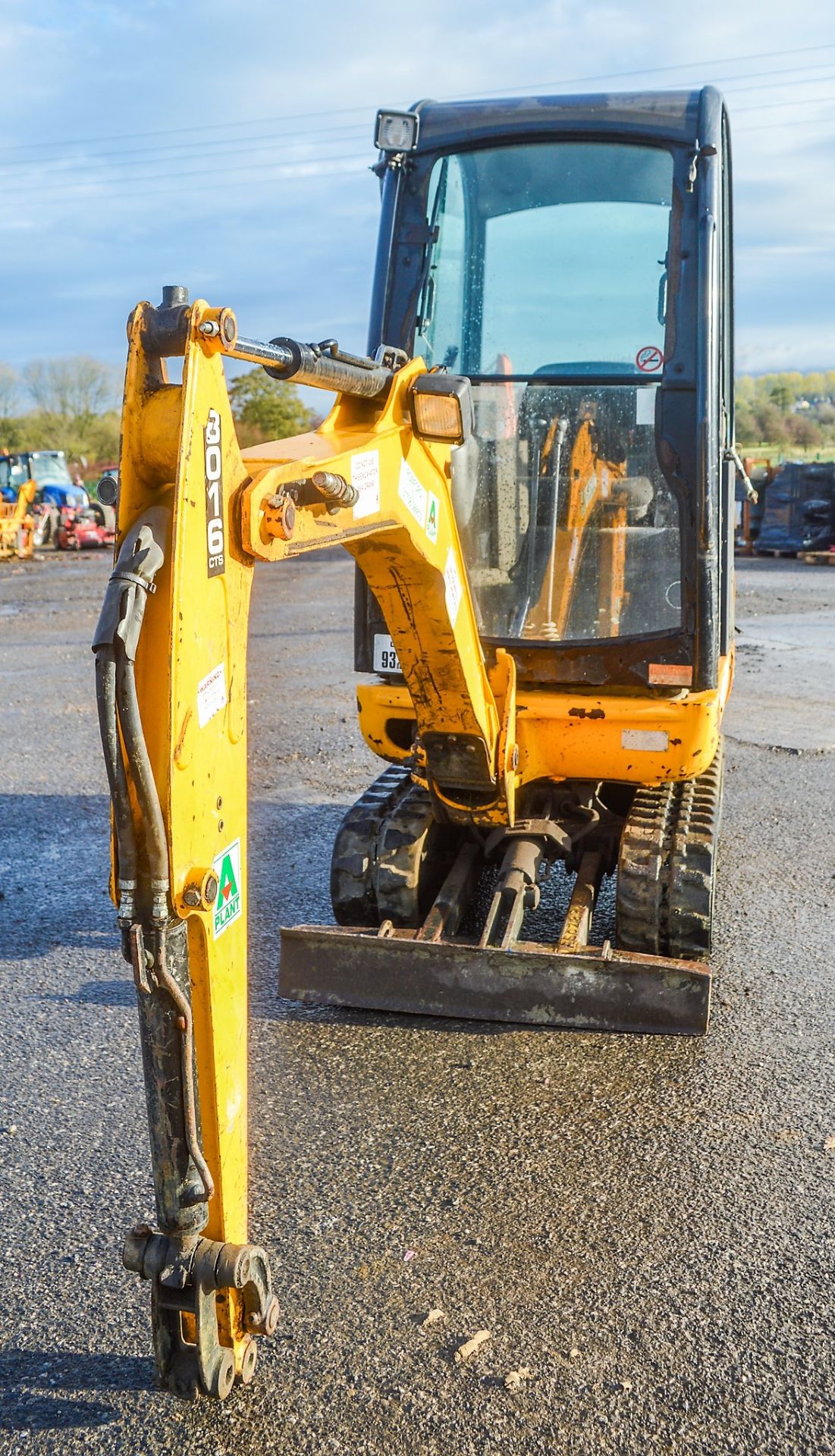 JCB 801.6 1.5 tonne rubber tracked excavator Year: 2013 S/N: 2071341 Recorded Hours: 1368 blade & - Image 5 of 11