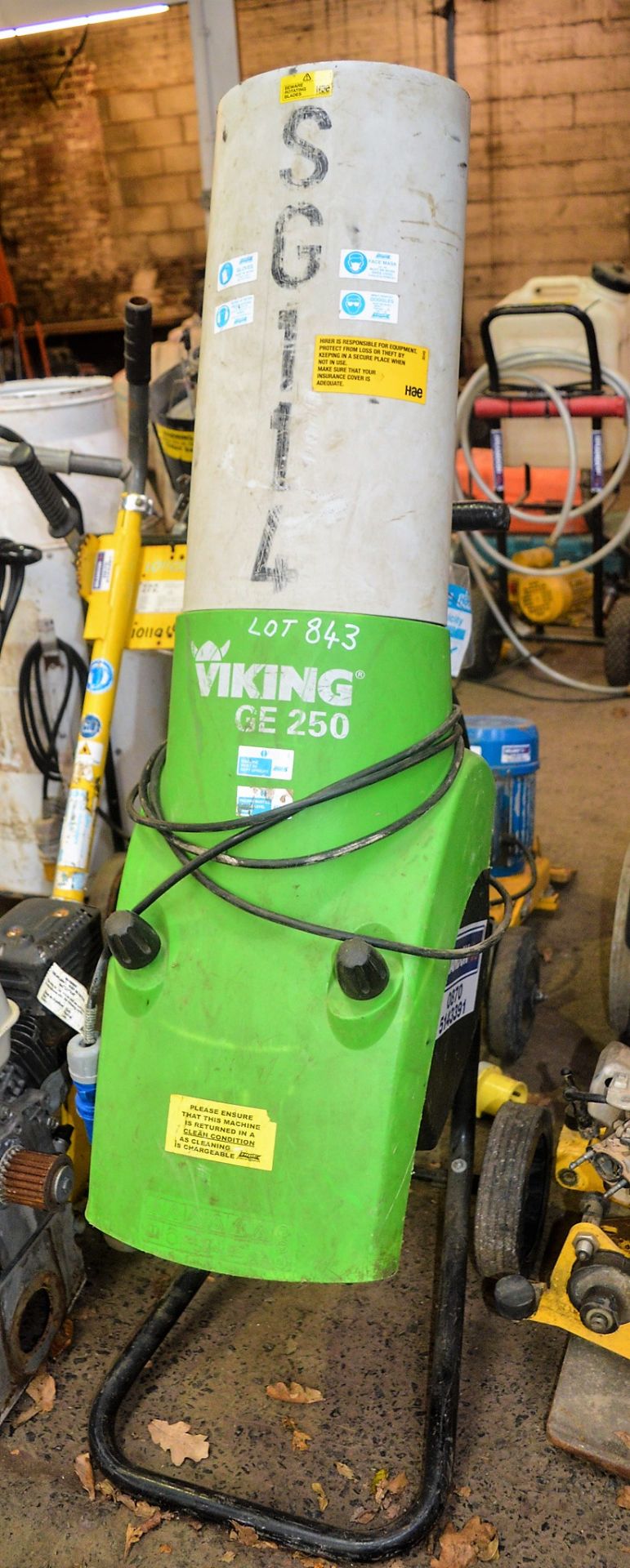 Viking 240v garden waste shredder SG114