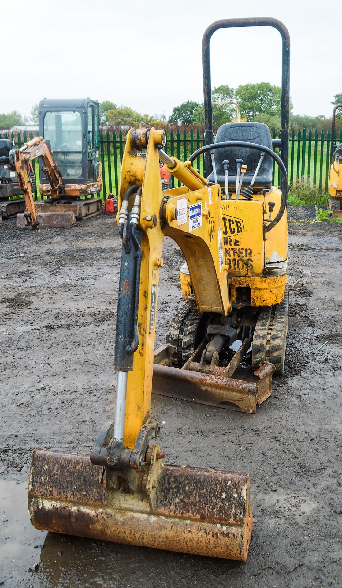 JCB 8008 1 tonne rubber tracked micro excavator Year: 2005 S/N: 1148551 Recorded Hours: 969 blade, - Image 5 of 11
