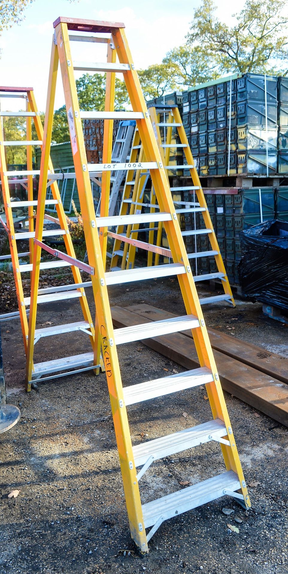 10 tread fibreglass framed step ladder 1708-LYT0121