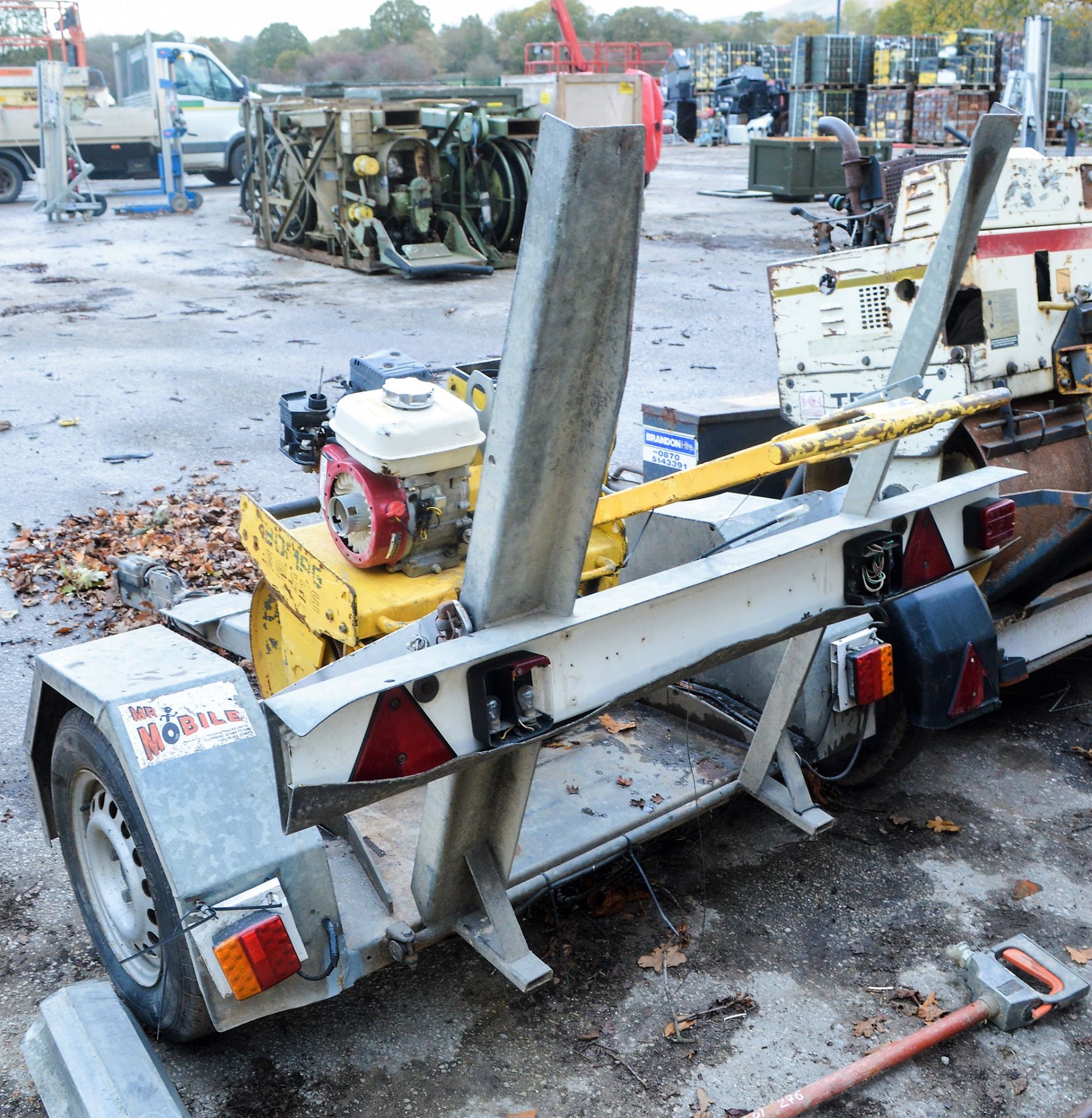 Bomag BW55E petrol driven pedestrian roller c/w roller trailer ** Roller has parts missing ** - Bild 2 aus 2