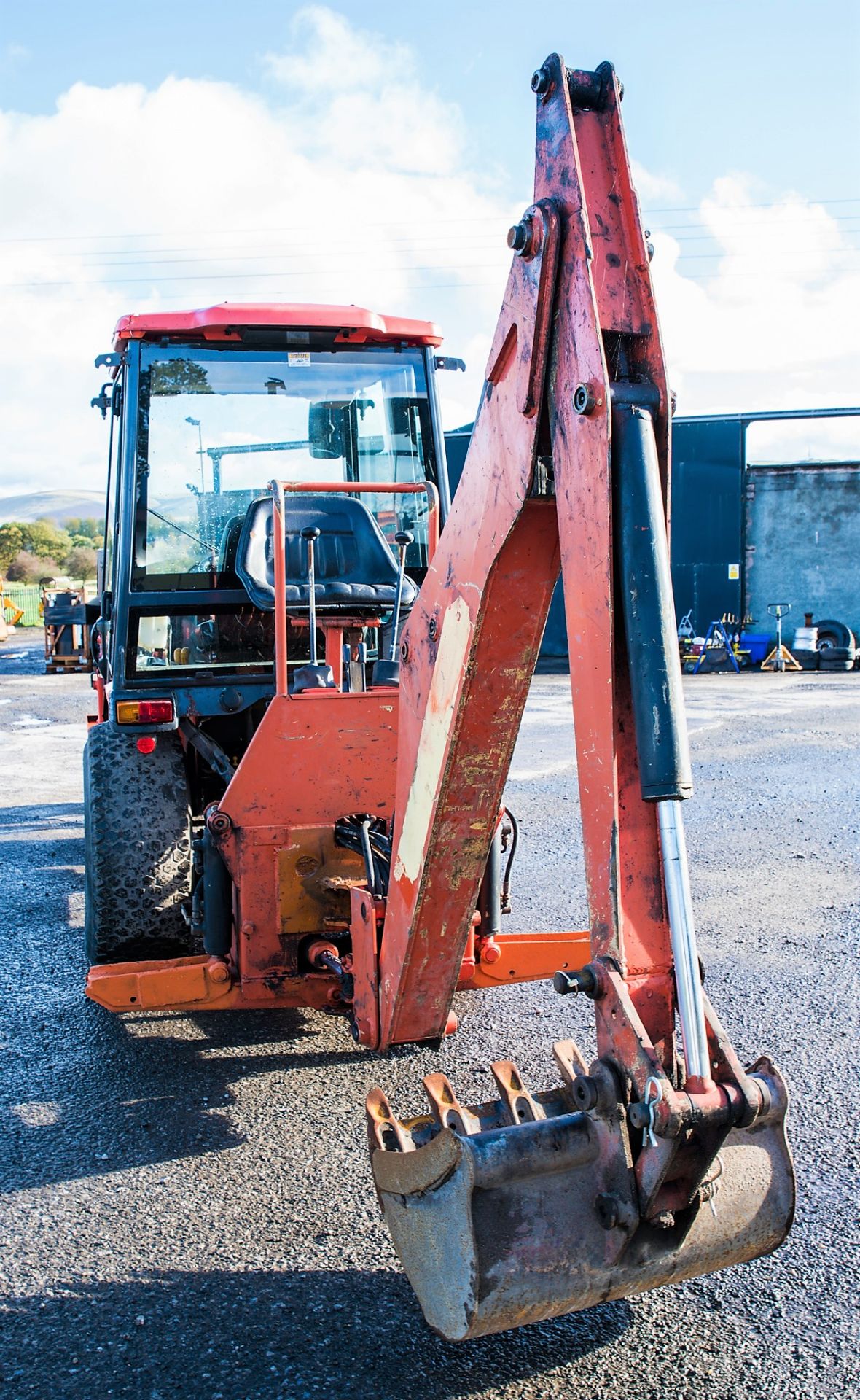 Kubota B2230HC diesel driven agricultural tractor Year:  S/N:  Recorded Hours: 1691 c/w backhoe & - Image 6 of 14