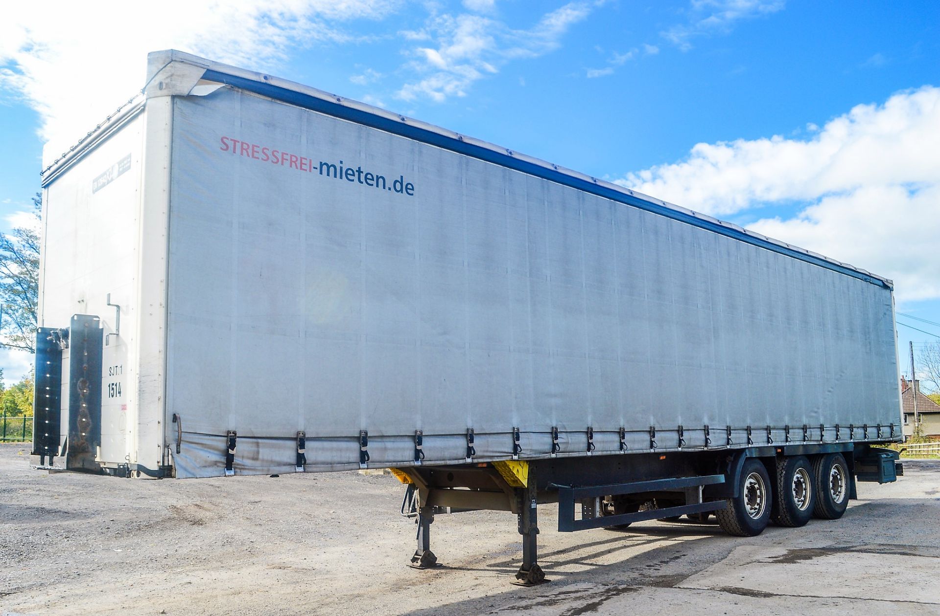 Kogel 14m tri axle curtain sided trailer Year: 2008 Chassis Number: 123333 Test Expires: 31/05/