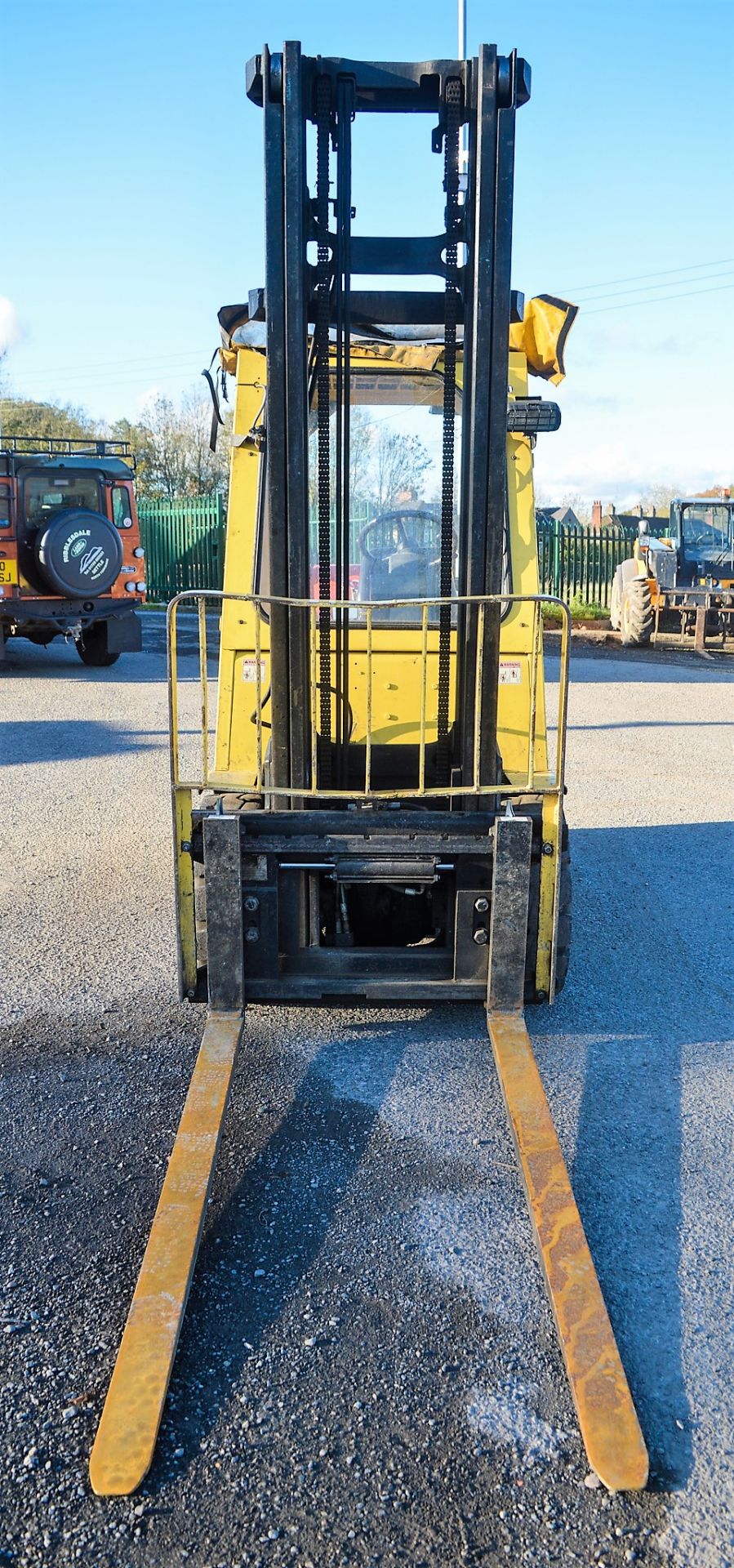 Hyster H3.0XM 3 tonne gas powered fork lift truck Year: 1997 S/N: 355769 Recorded Hours: 7428 c/w - Image 5 of 7