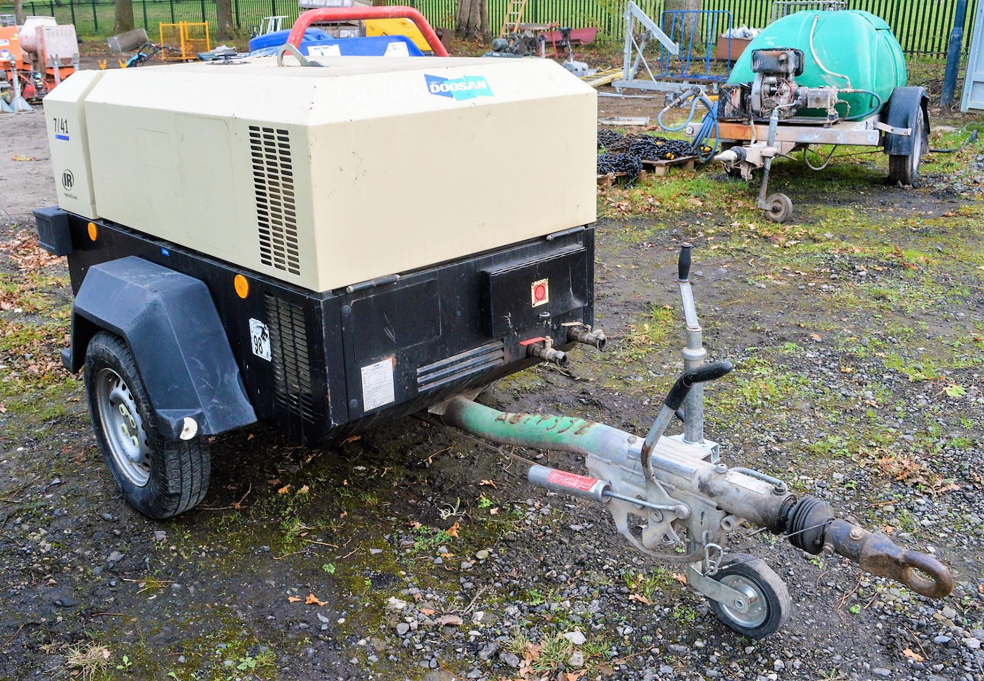 Doosan 741 diesel driven mobile air compressor Year: 2012 S/N: 431251 Recorded Hours: 731 A577337